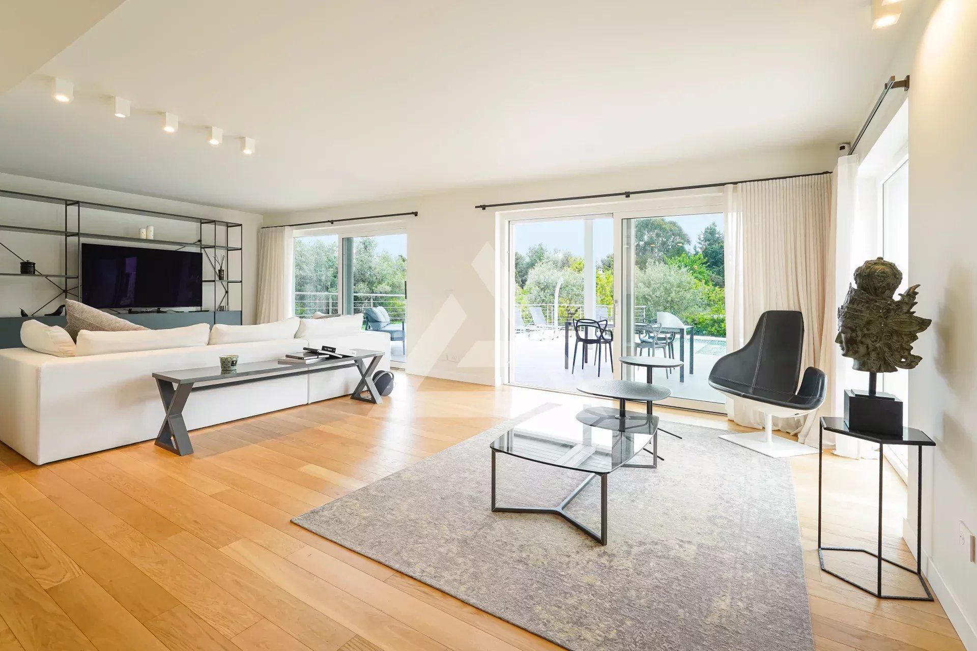 FULLY RENOVATED CONTEMPORARY VILLA - VILLEFRANCHE SUR MER - SWIMMING POOL