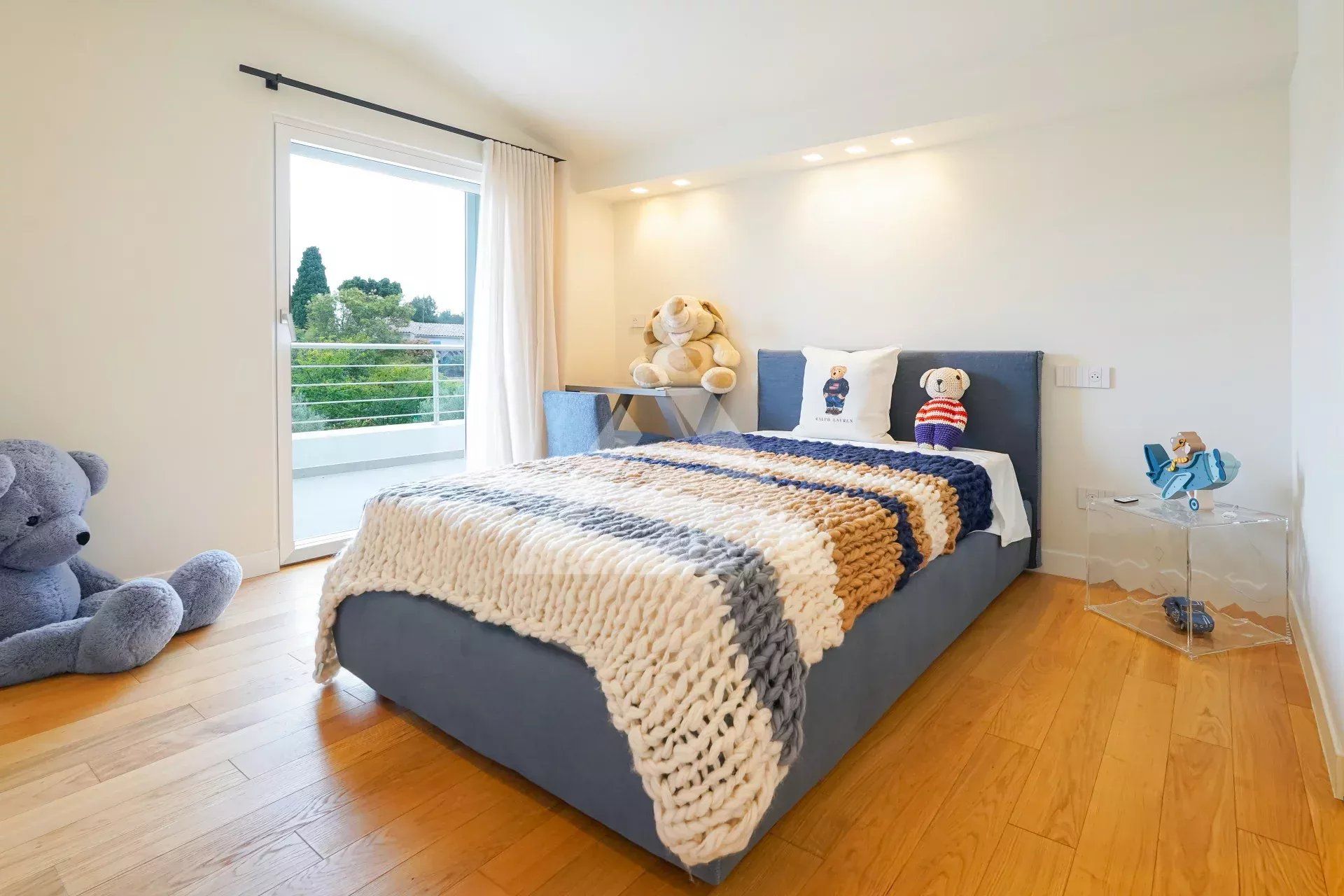FULLY RENOVATED CONTEMPORARY VILLA - VILLEFRANCHE SUR MER - SWIMMING POOL