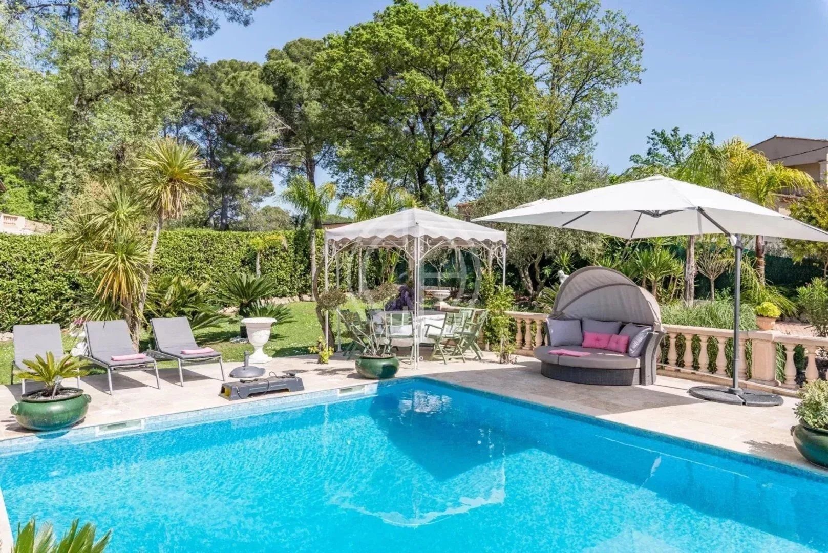 VILLA - 7 chambres - calme absolu