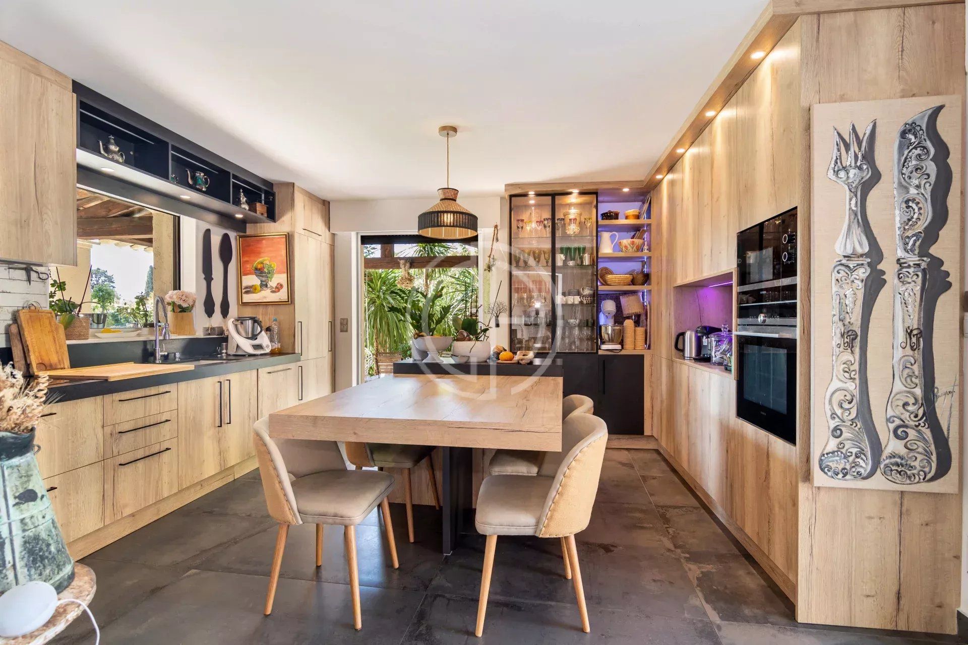 SUPERBE VILLA DE CHARME - AU CALME ABSOLU