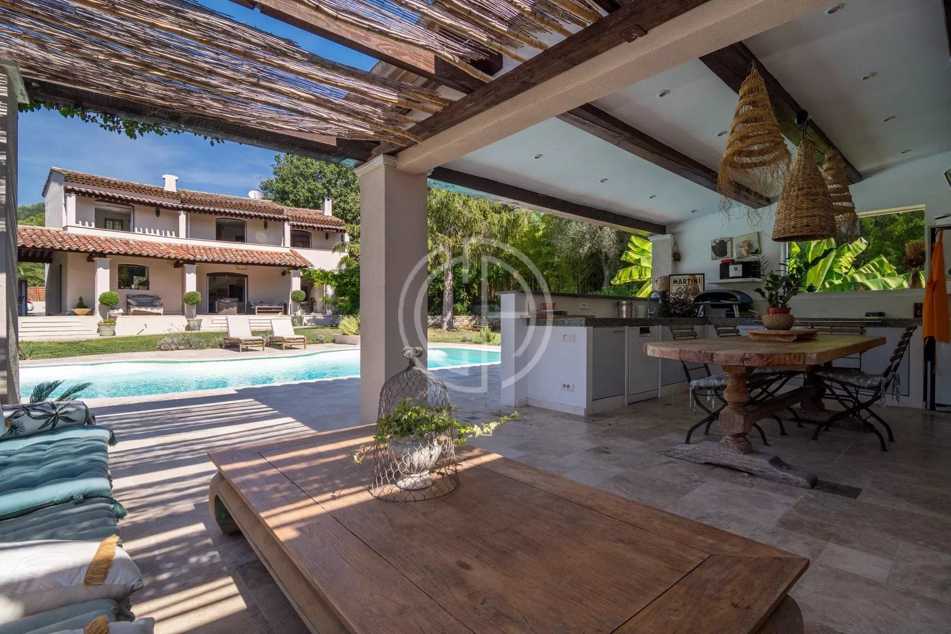 SUPERBE VILLA DE CHARME - AU CALME ABSOLU