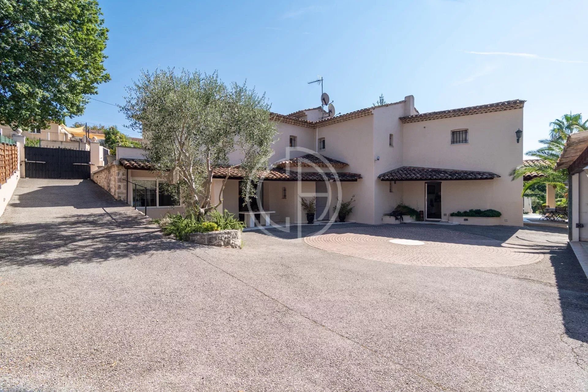 SUPERBE VILLA DE CHARME - AU CALME ABSOLU