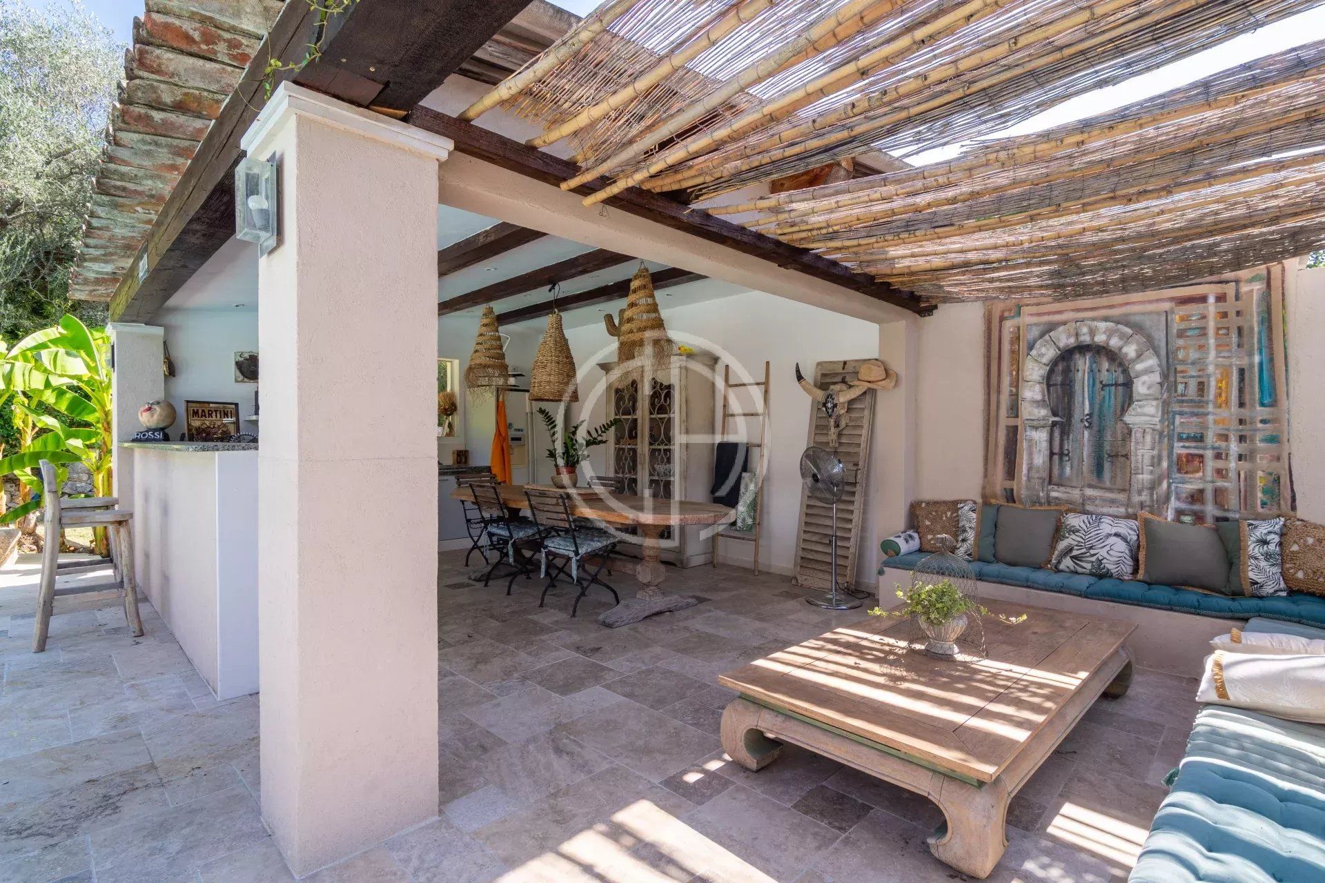 SUPERBE VILLA DE CHARME - AU CALME ABSOLU