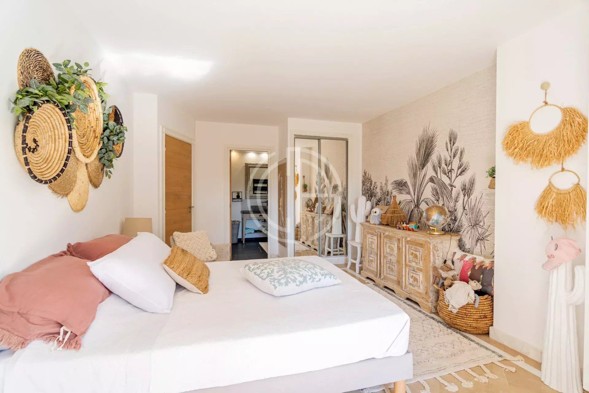 SUPERBE VILLA DE CHARME - AU CALME ABSOLU