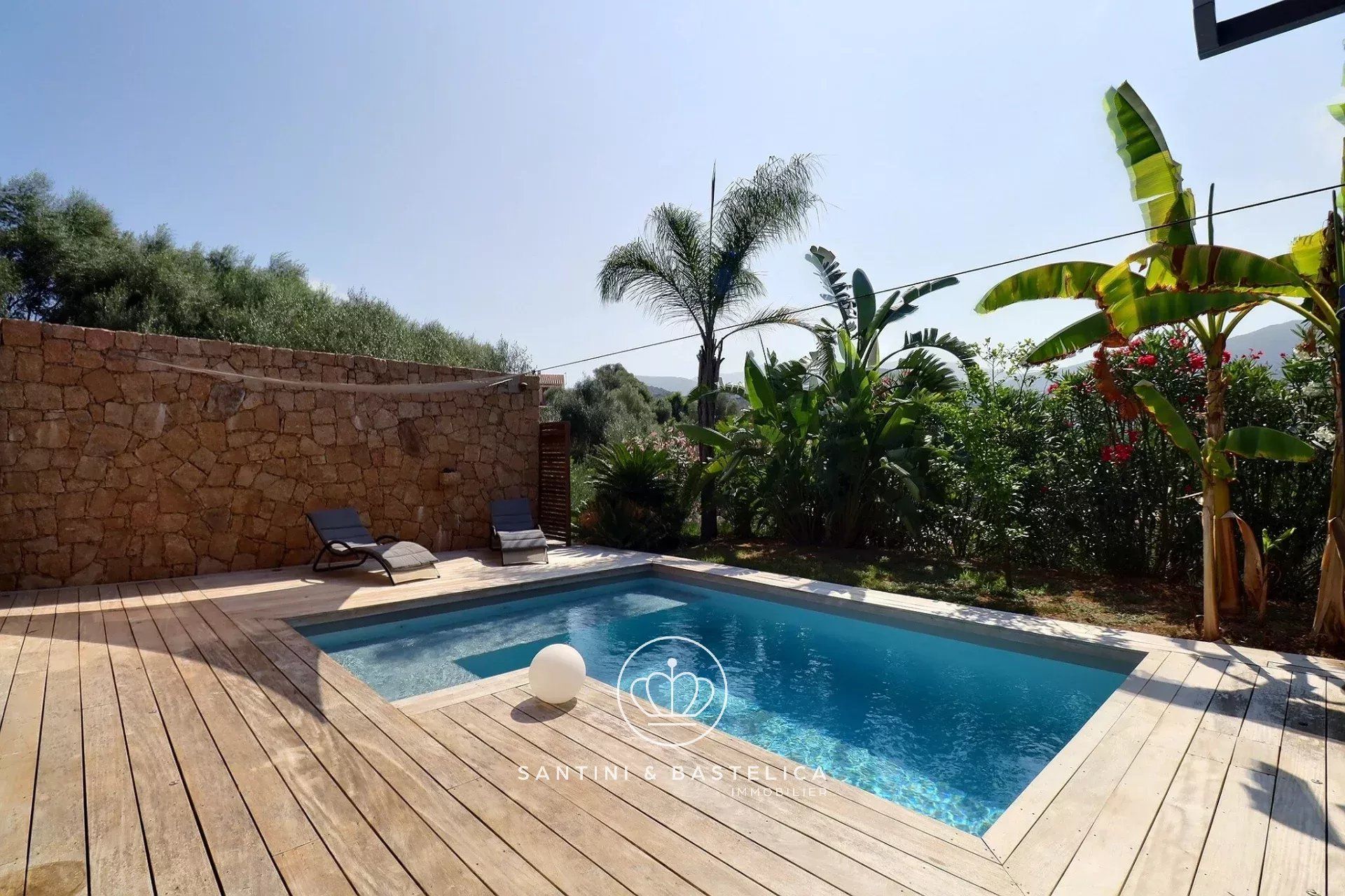 Maison 4 pièces avec piscine - Agosta