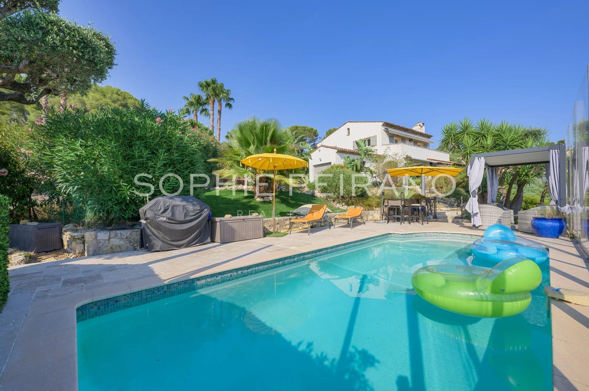 MOUGINS - VILLA AVEC VUE PANORAMIQUE