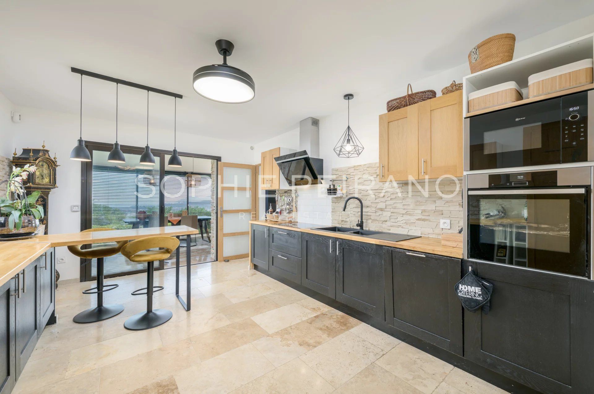 MOUGINS - VILLA AVEC VUE PANORAMIQUE