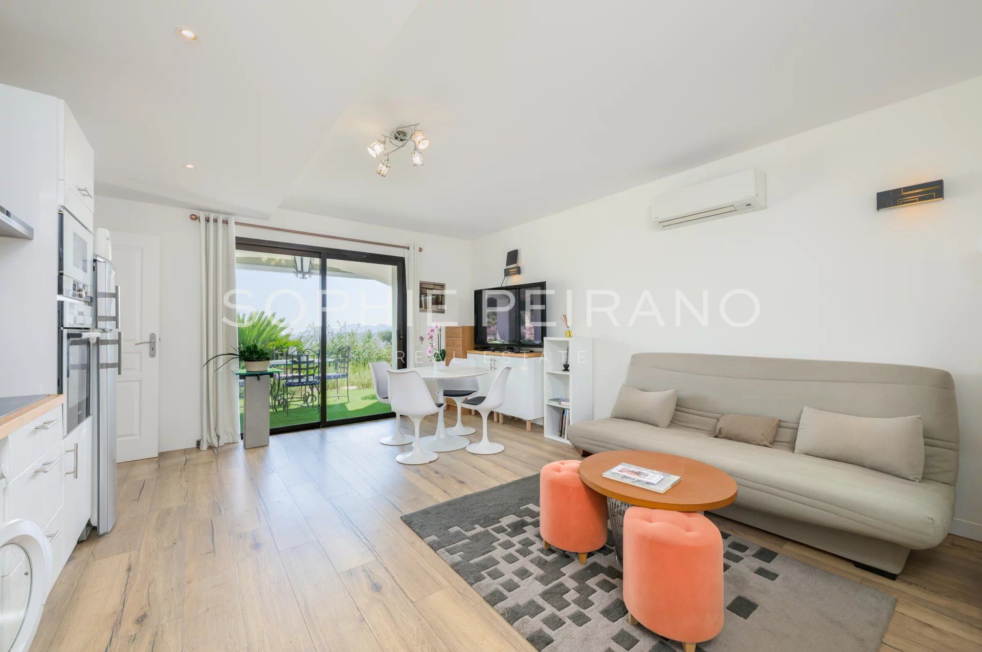 MOUGINS - VILLA AVEC VUE PANORAMIQUE