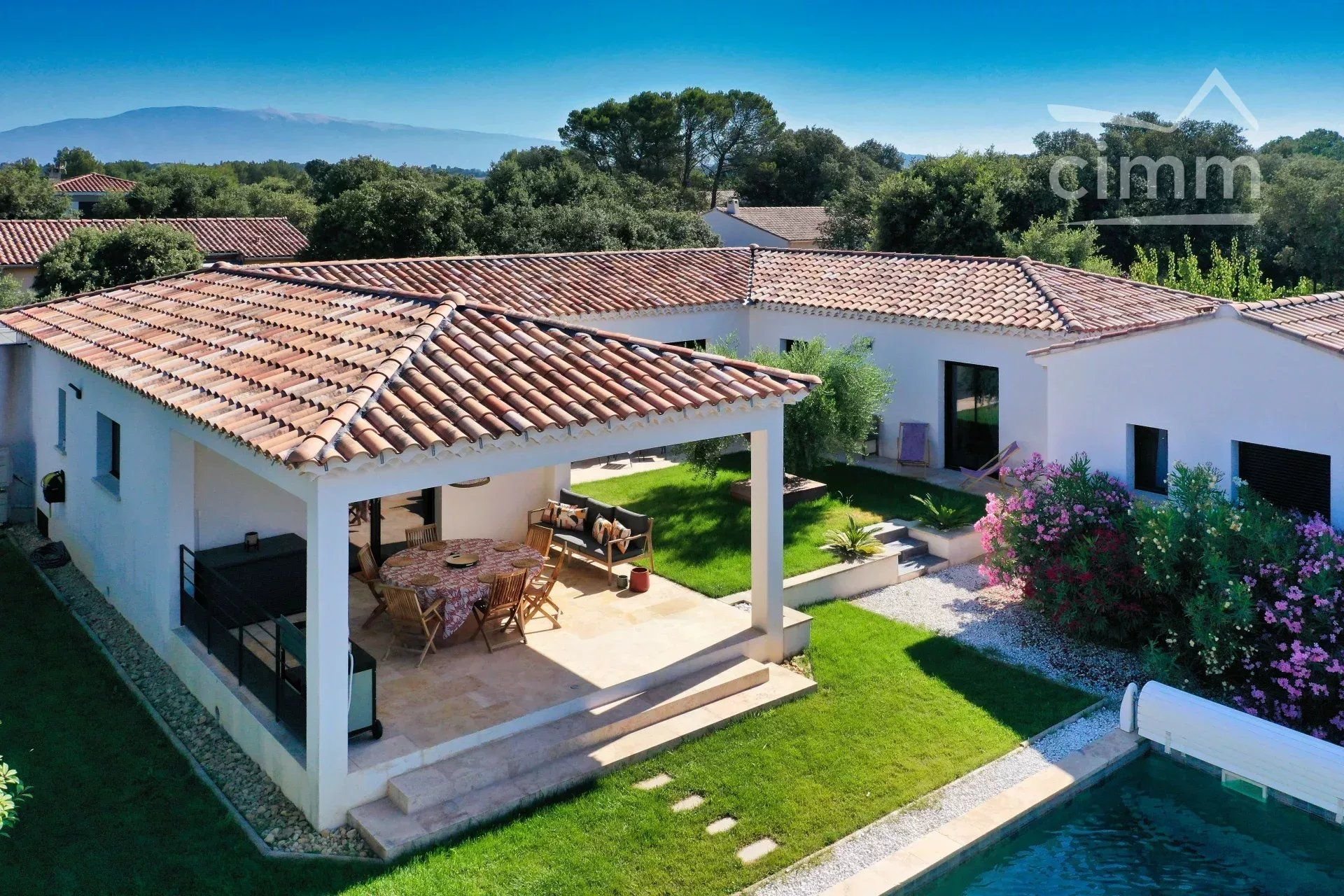 Maison Moderne avec Gîte Indépendant à Saint-Didier