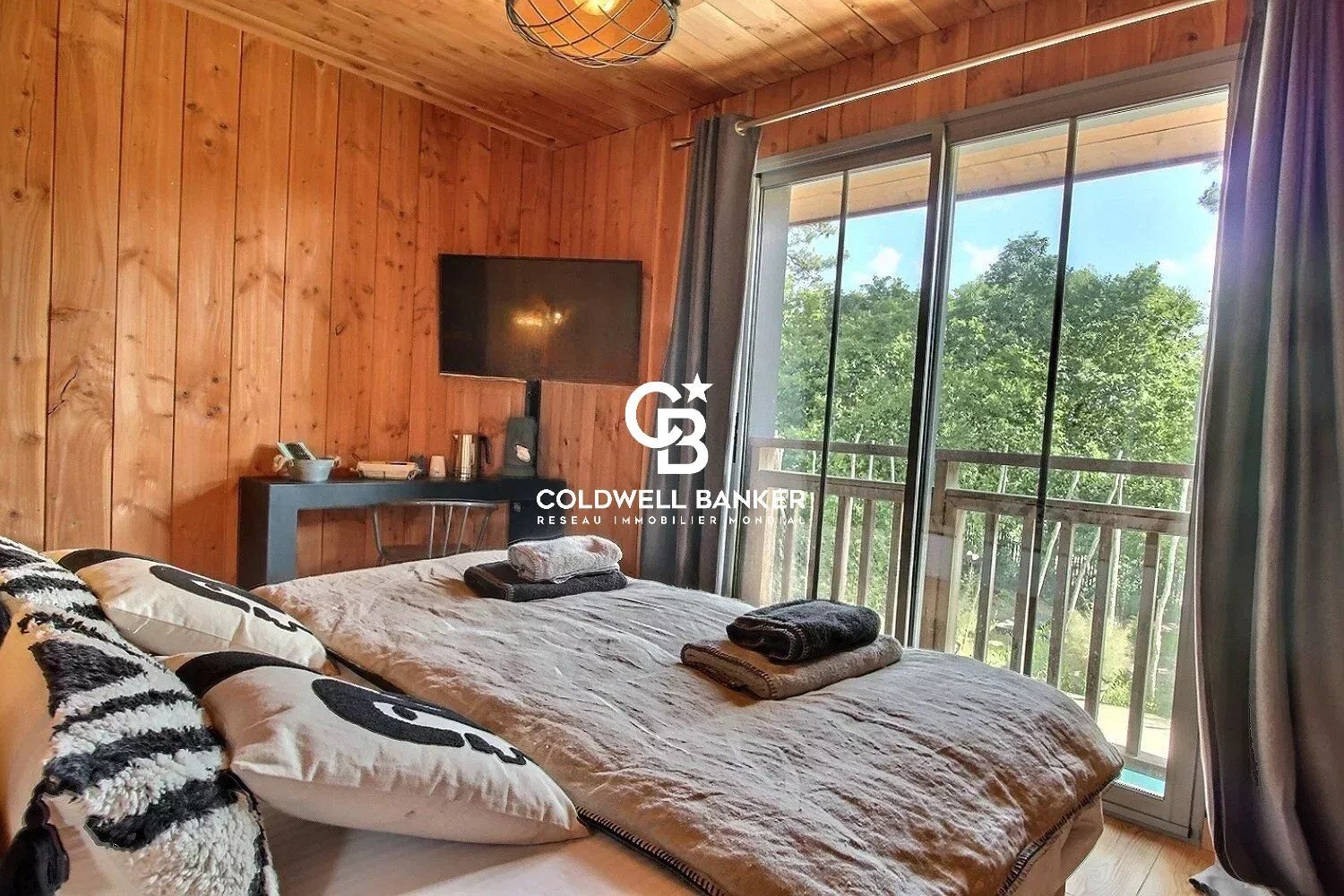 Maison de Luxe en Bois à Lège-Cap-Ferret : Charme, Confort et Proximité de l'Océan