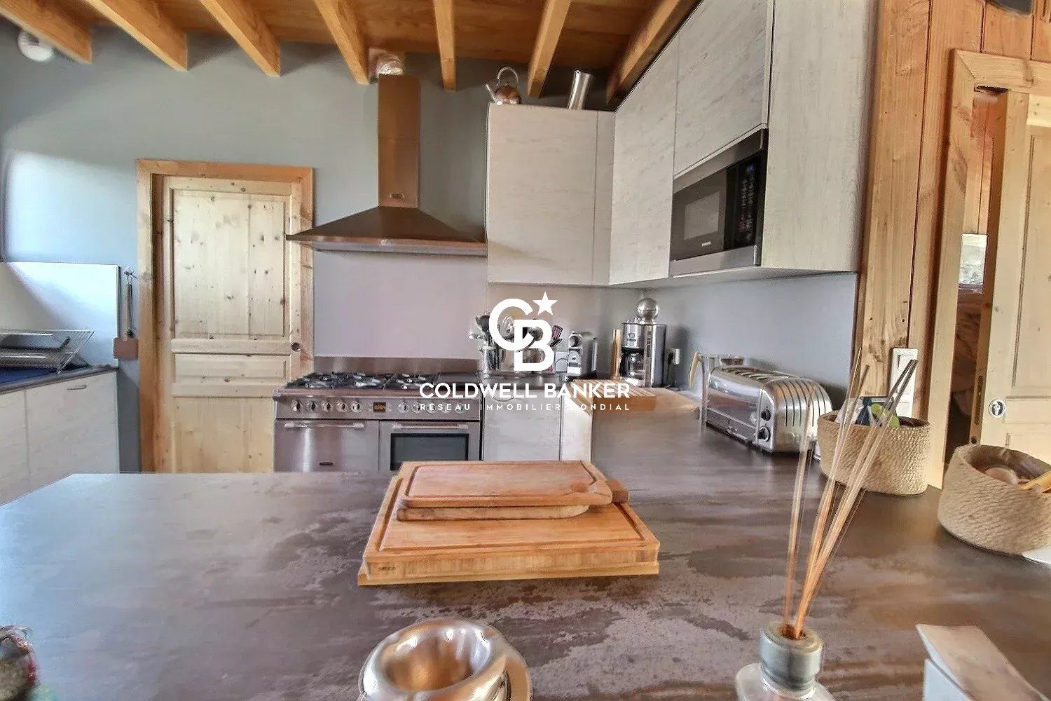 Maison de Luxe en Bois à Lège-Cap-Ferret : Charme, Confort et Proximité de l'Océan