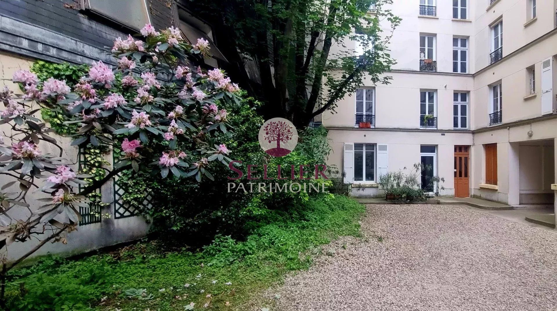 Paris 5e Port-Royal Val-de-Grâce 3 pièces – 41 m² – Rez-de-chaussée surélevé – – Rénové -Ensoleillé et au calme sur Cour arborée