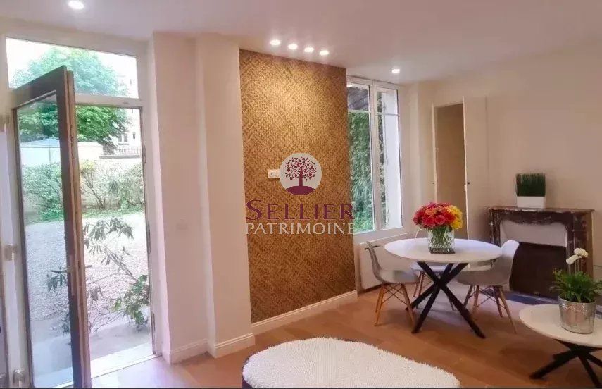 Paris 5e Port-Royal Val-de-Grâce 3 pièces – 41 m² – Rez-de-chaussée surélevé – – Rénové -Ensoleillé et au calme sur Cour arborée