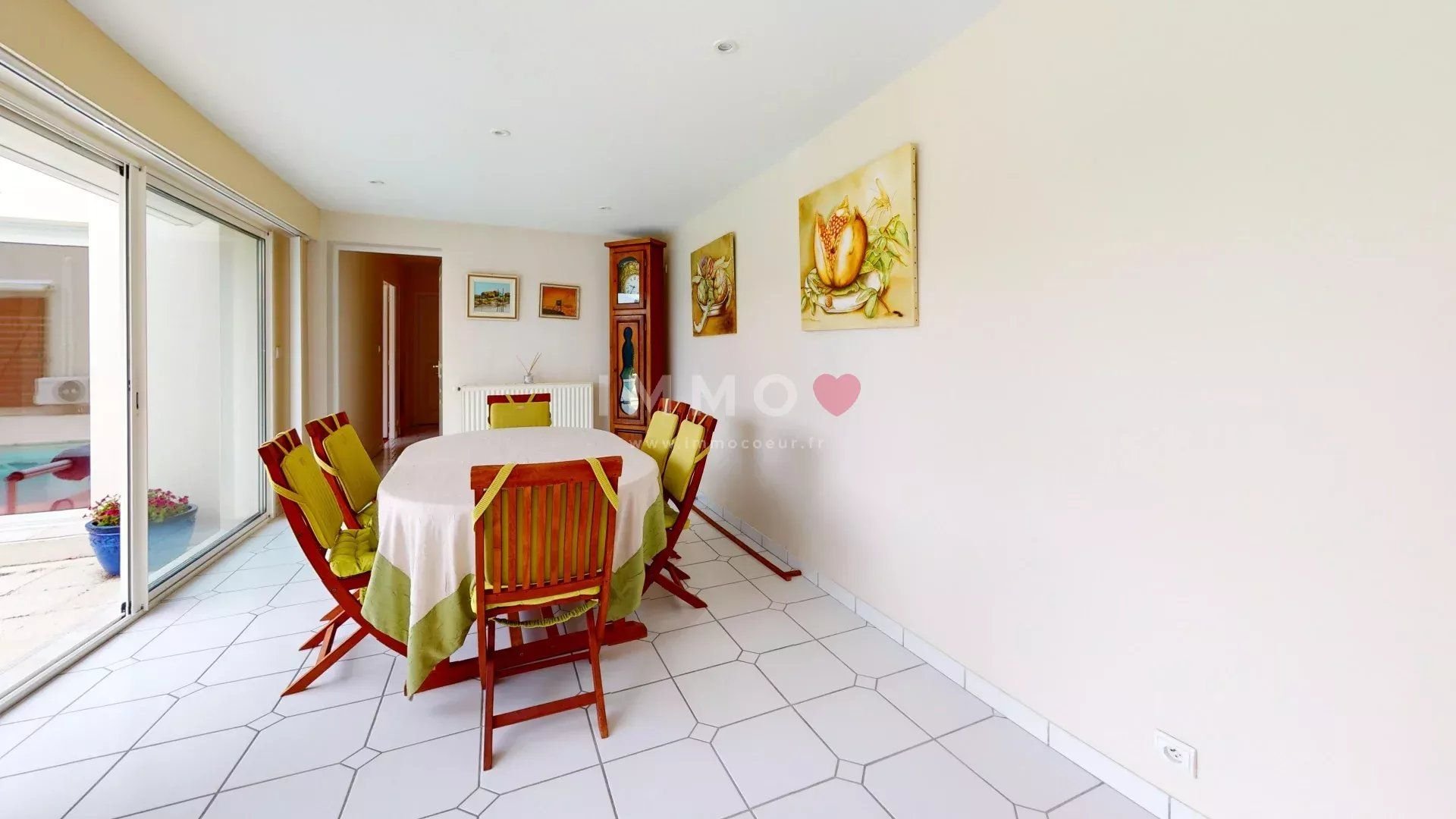 Villa familiale avec piscine avec potentiel - 260m²