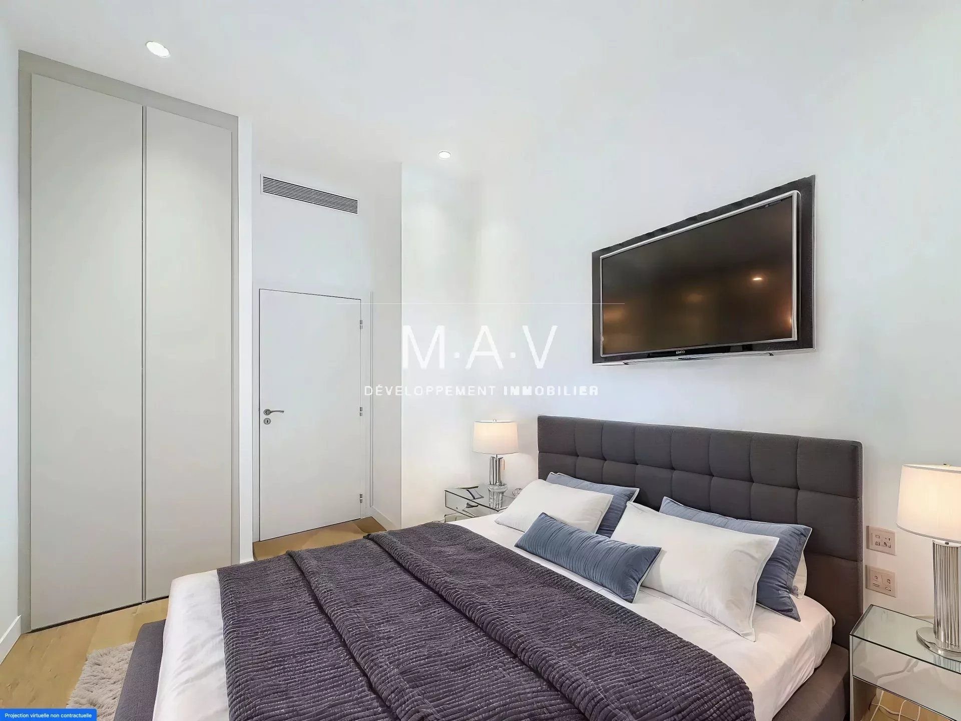 NICE/CARRÉ D'OR APPARTEMENT 3 PIÈCES RENOVÉ AVANT DERNIER ÉTAGE PROCHE MER