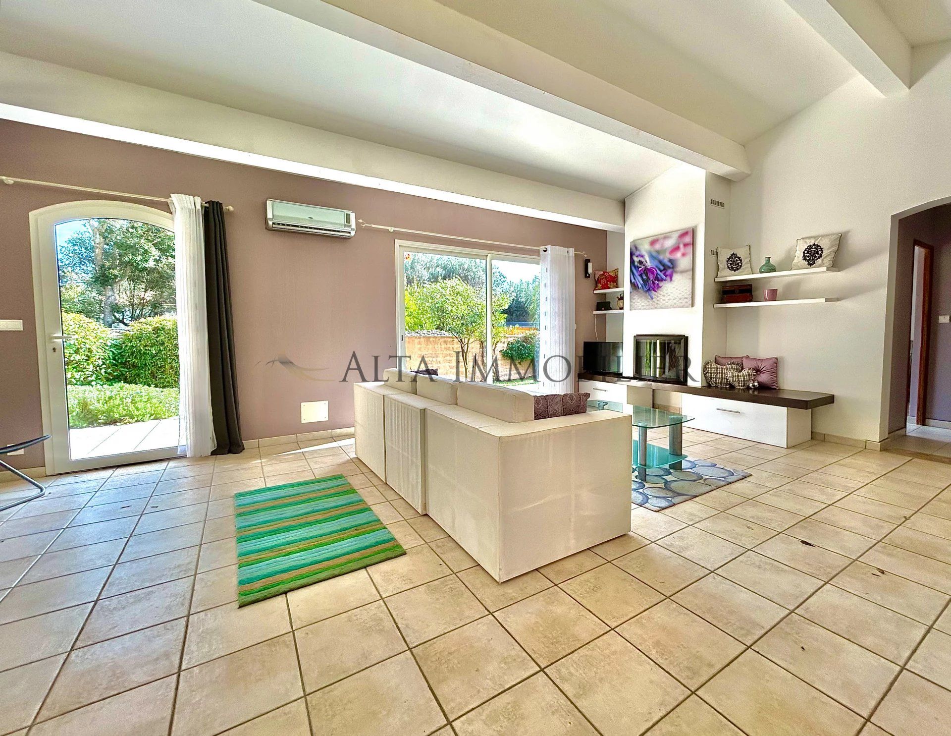 Villa de charme avec piscine et studio - Emplacement idéal à Bonifacio