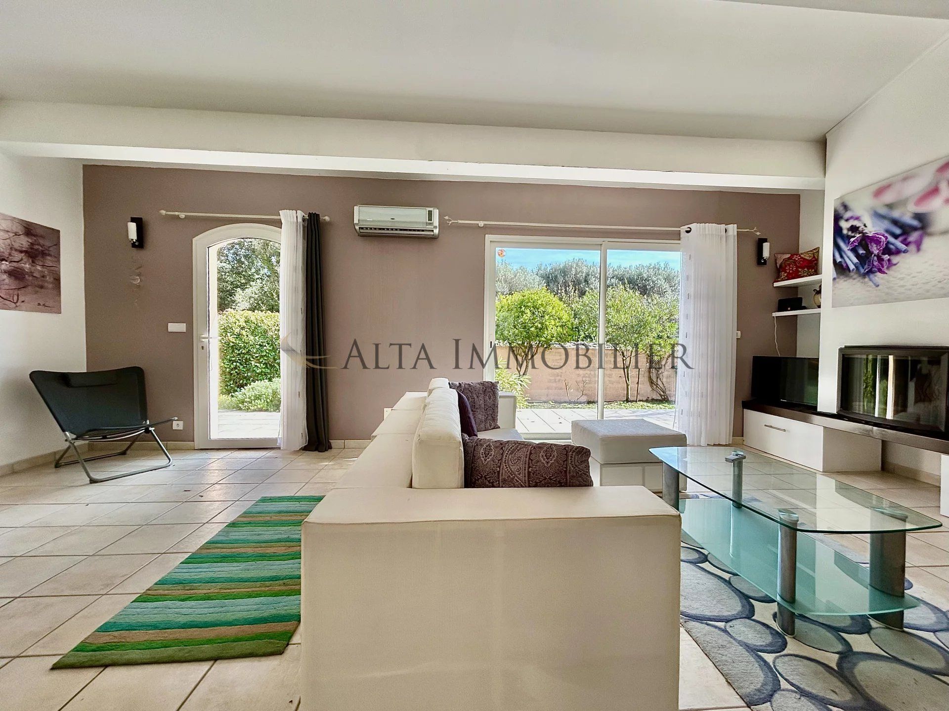 Villa de charme avec piscine et studio - Emplacement idéal à Bonifacio