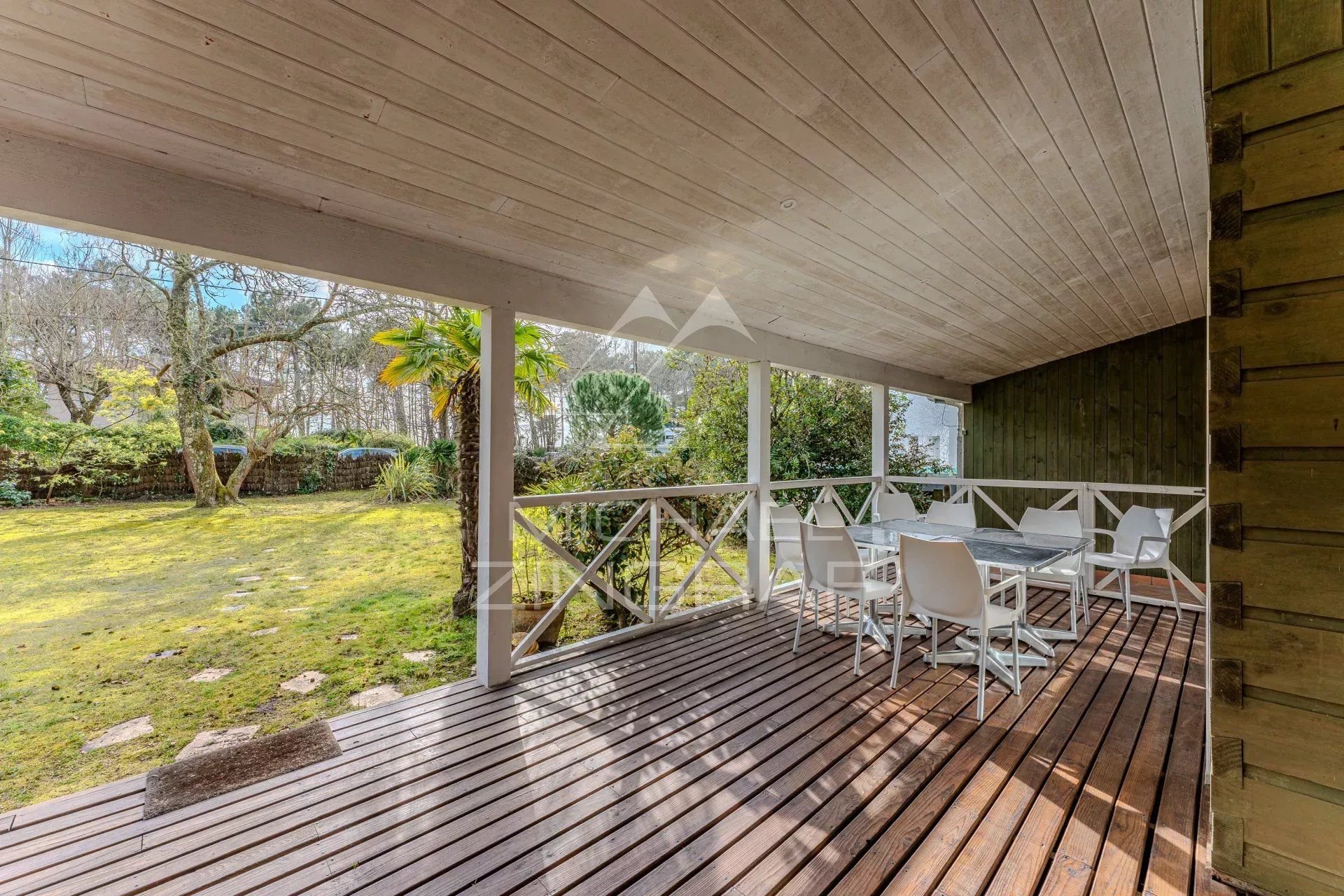 Maison d’Exception en Bois, Face à la plage