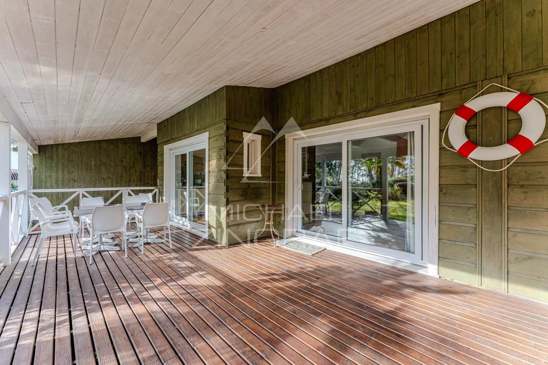 Maison d’Exception en Bois, Face à la plage