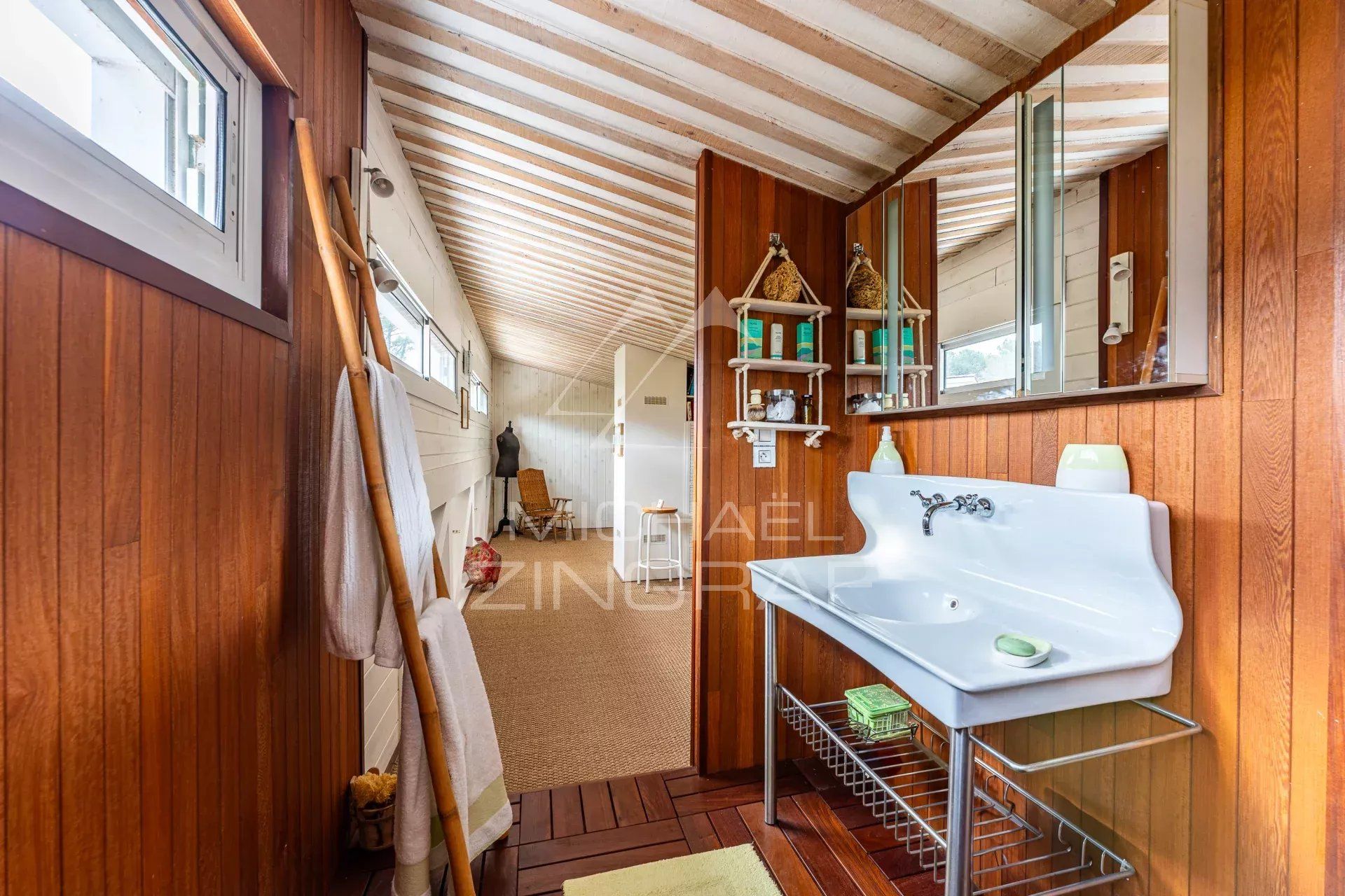 Maison d’Exception en Bois, Face à la plage