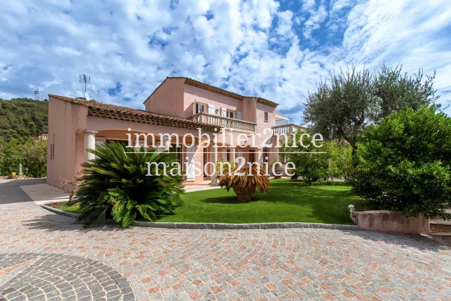 Neo-Provencal Villa with Flat Land and Pool, Villefranche-sur-mer