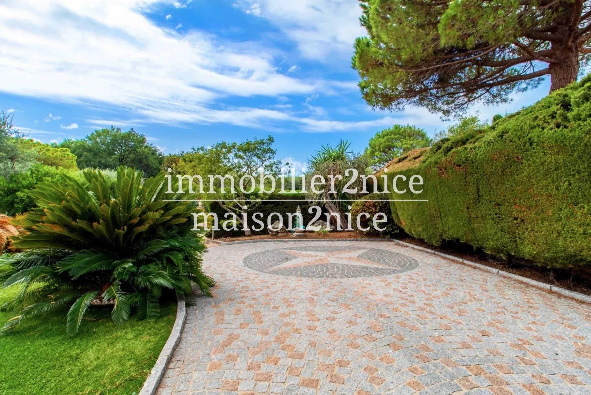 Neo-Provencal Villa with Flat Land and Pool, Villefranche-sur-mer