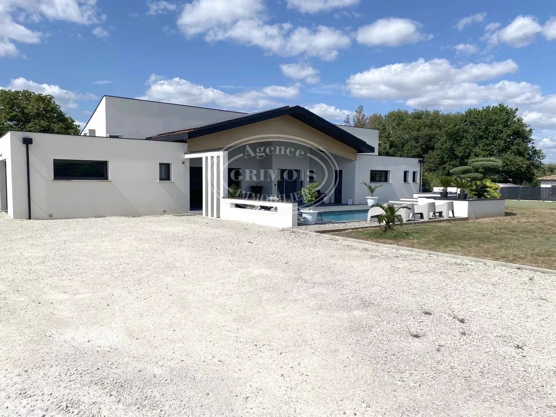 VILLA T5 PLAIN-PIED AVEC PISCINE - VILLEMATIER-31340