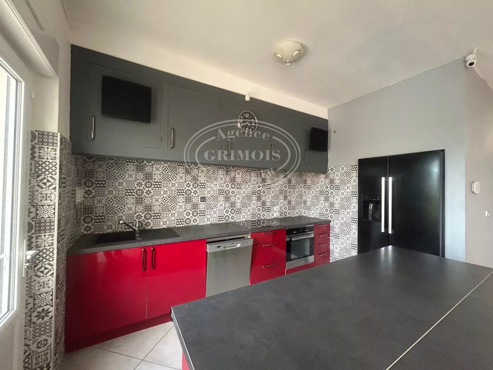 Maison 8 pièces de 217m² avec terrasse et garage de 170m²