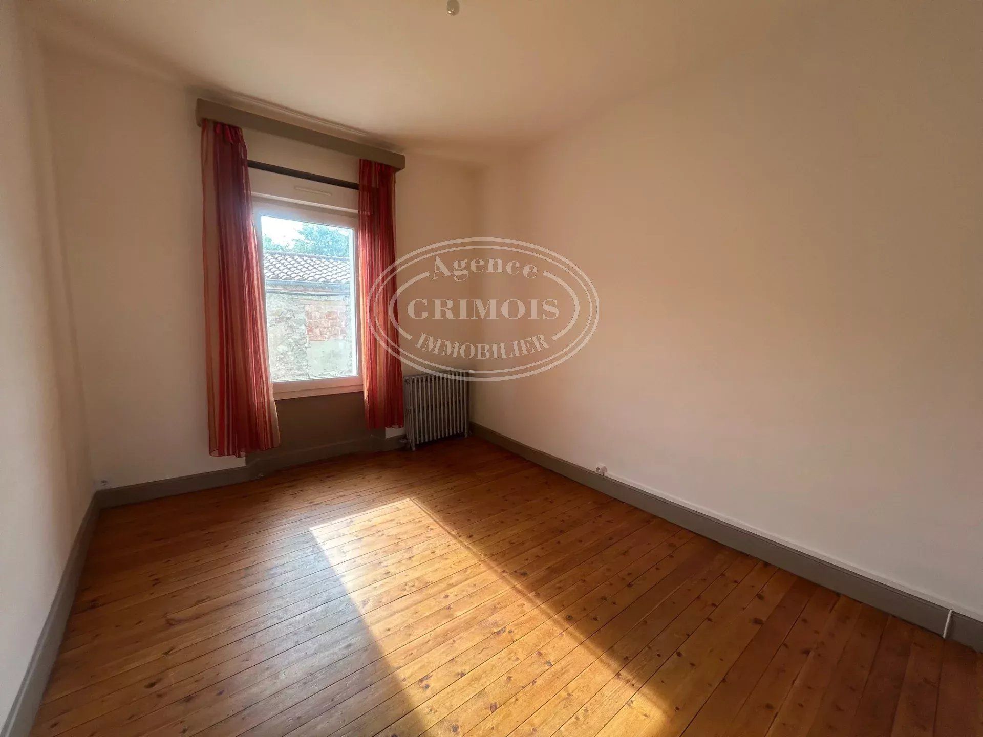 Maison 8 pièces de 217m² avec terrasse et garage de 170m²