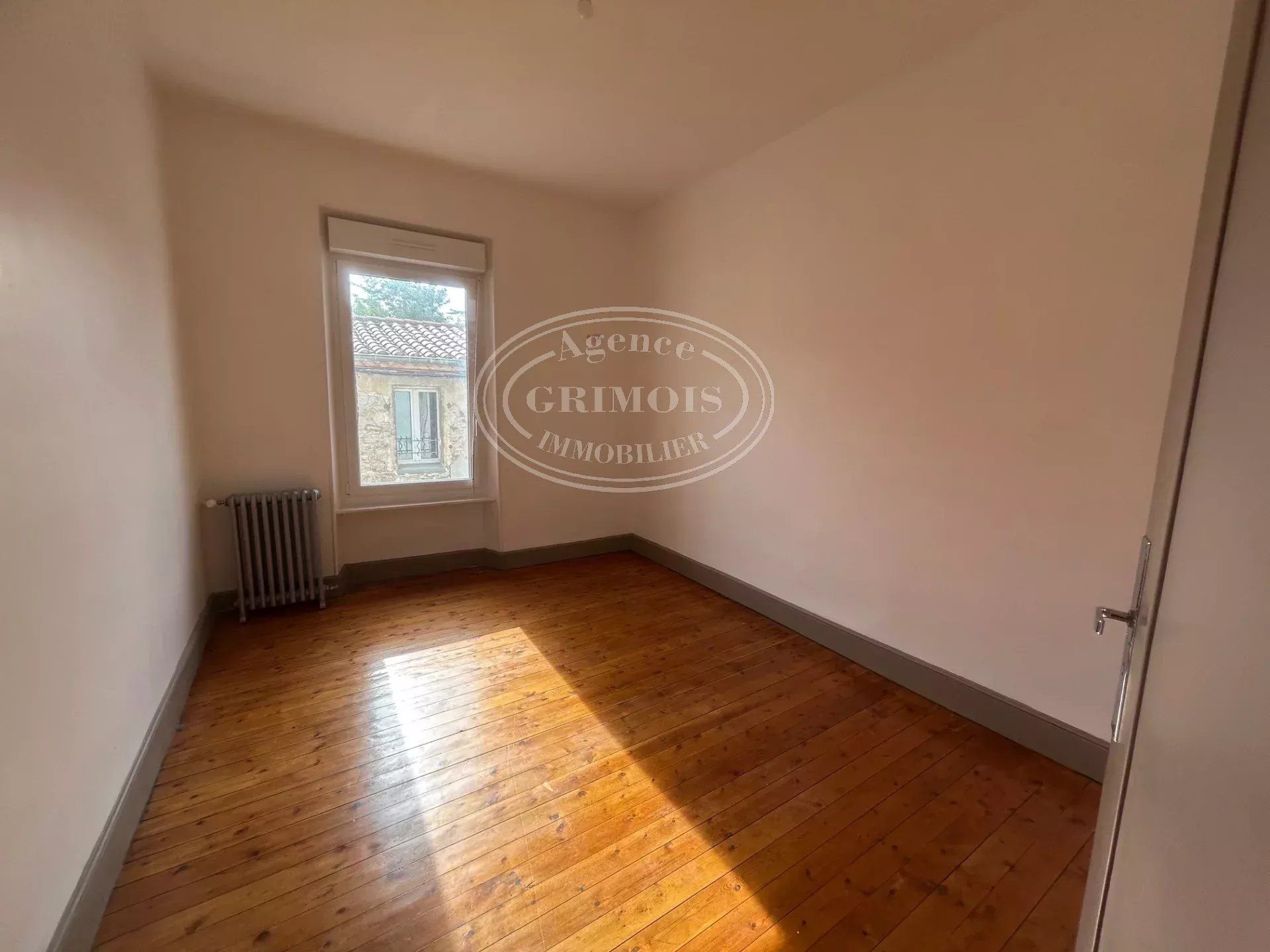 Maison 8 pièces de 217m² avec terrasse et garage de 170m²