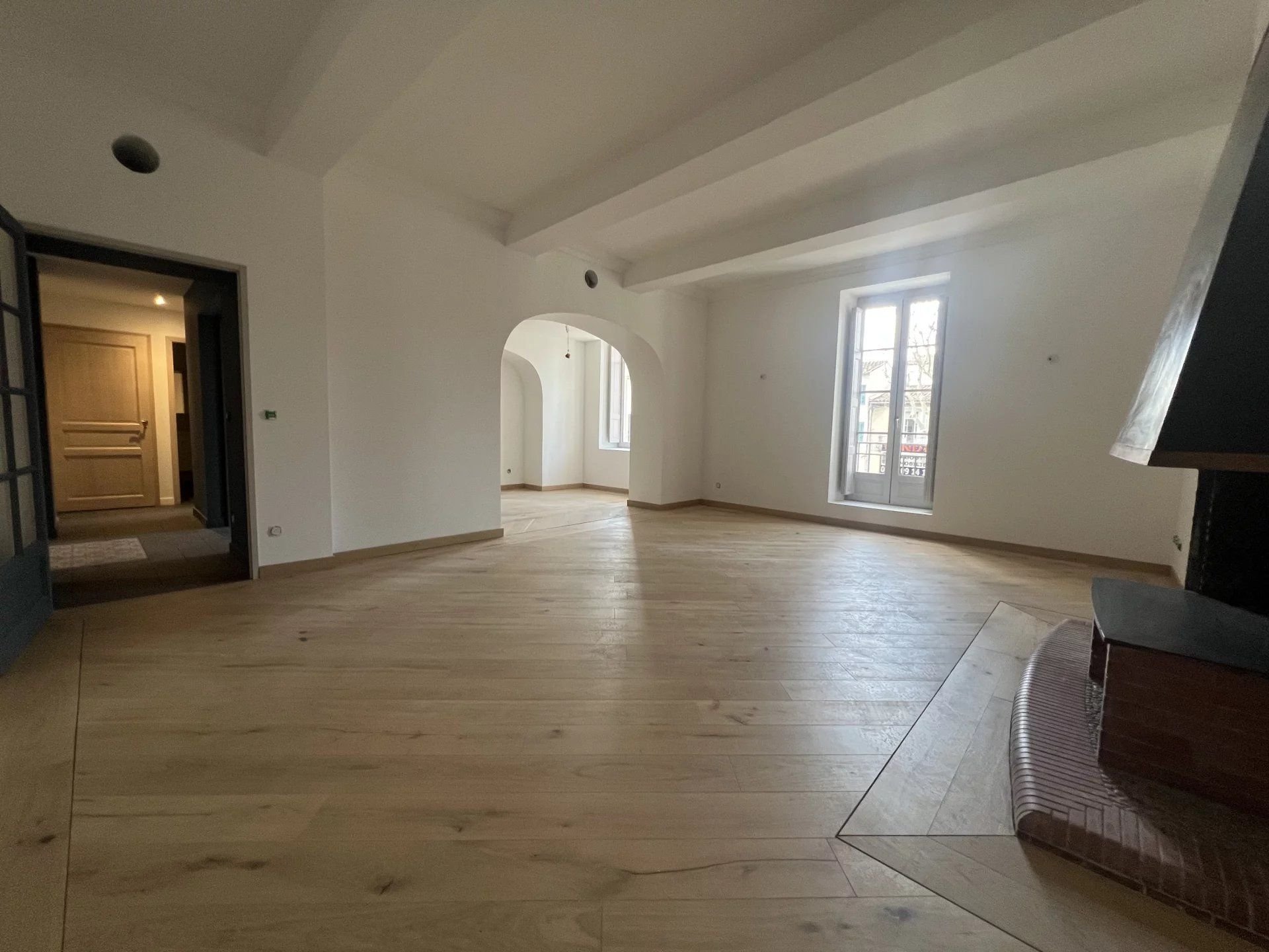 Nîmes, city center in Carnot district, 4 rooms, 168m², terrace 40m², 3 bedrooms + office