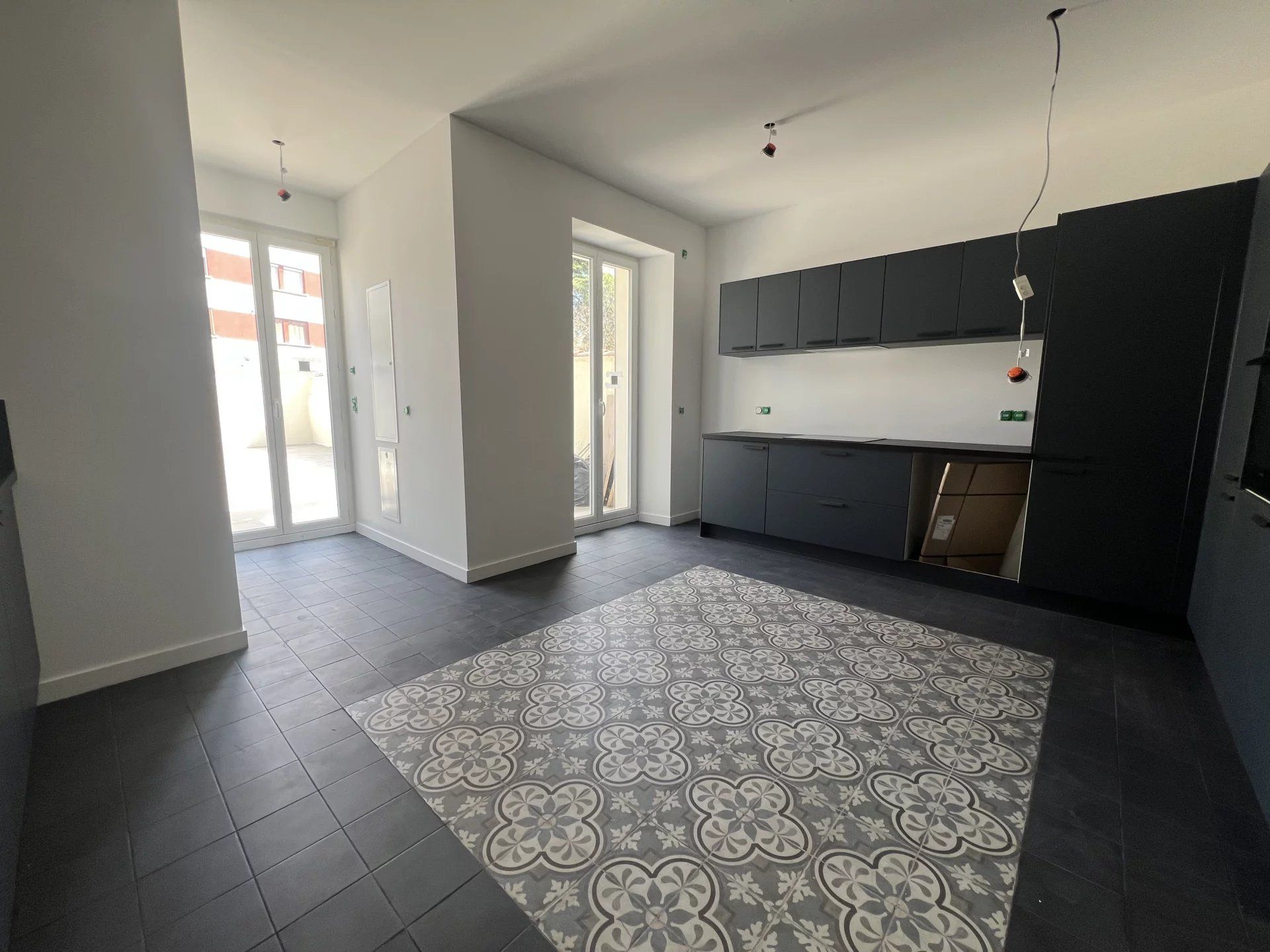 Nîmes, city center in Carnot district, 4 rooms, 168m², terrace 40m², 3 bedrooms + office