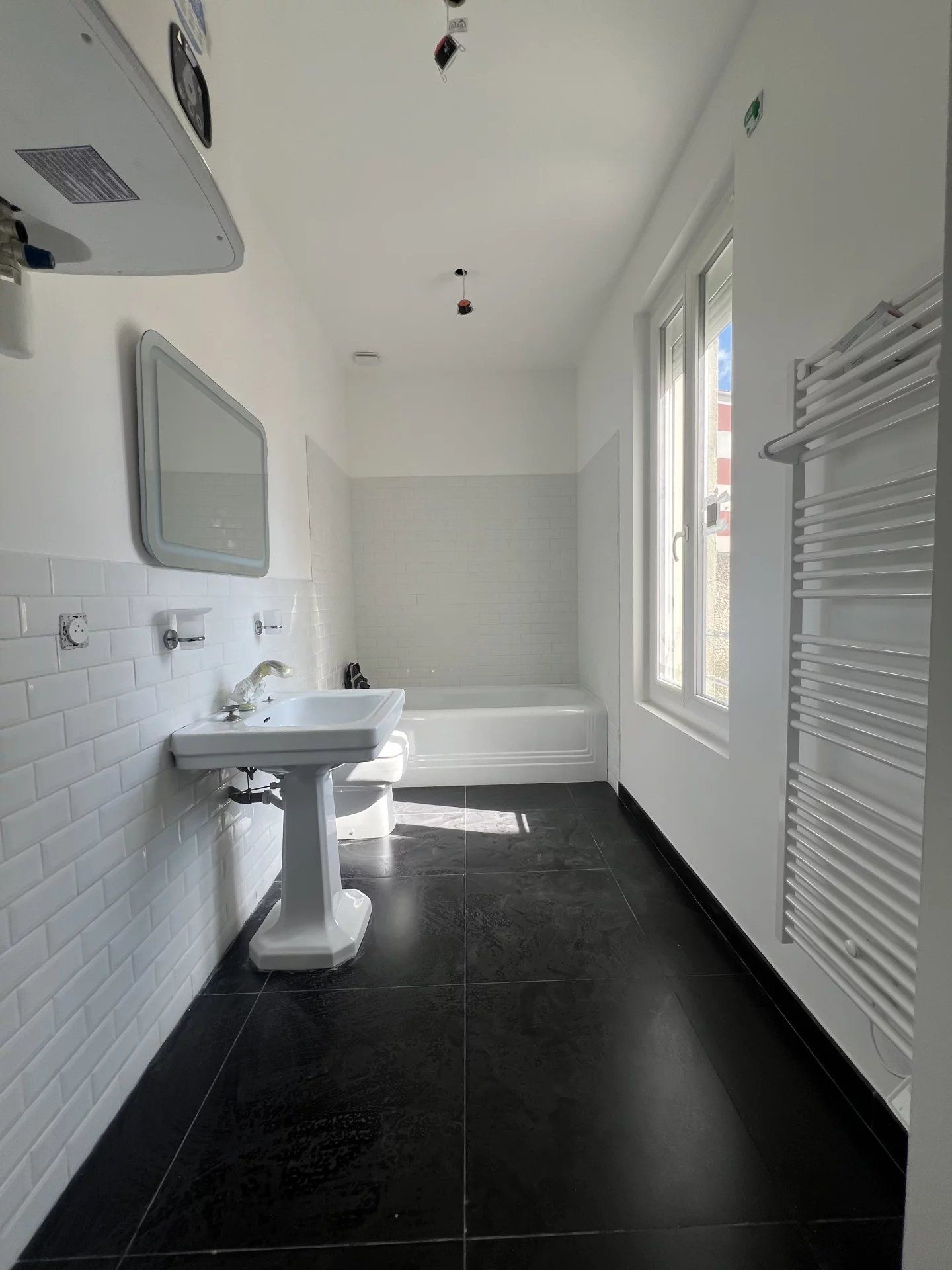 Nîmes, city center in Carnot district, 4 rooms, 168m², terrace 40m², 3 bedrooms + office