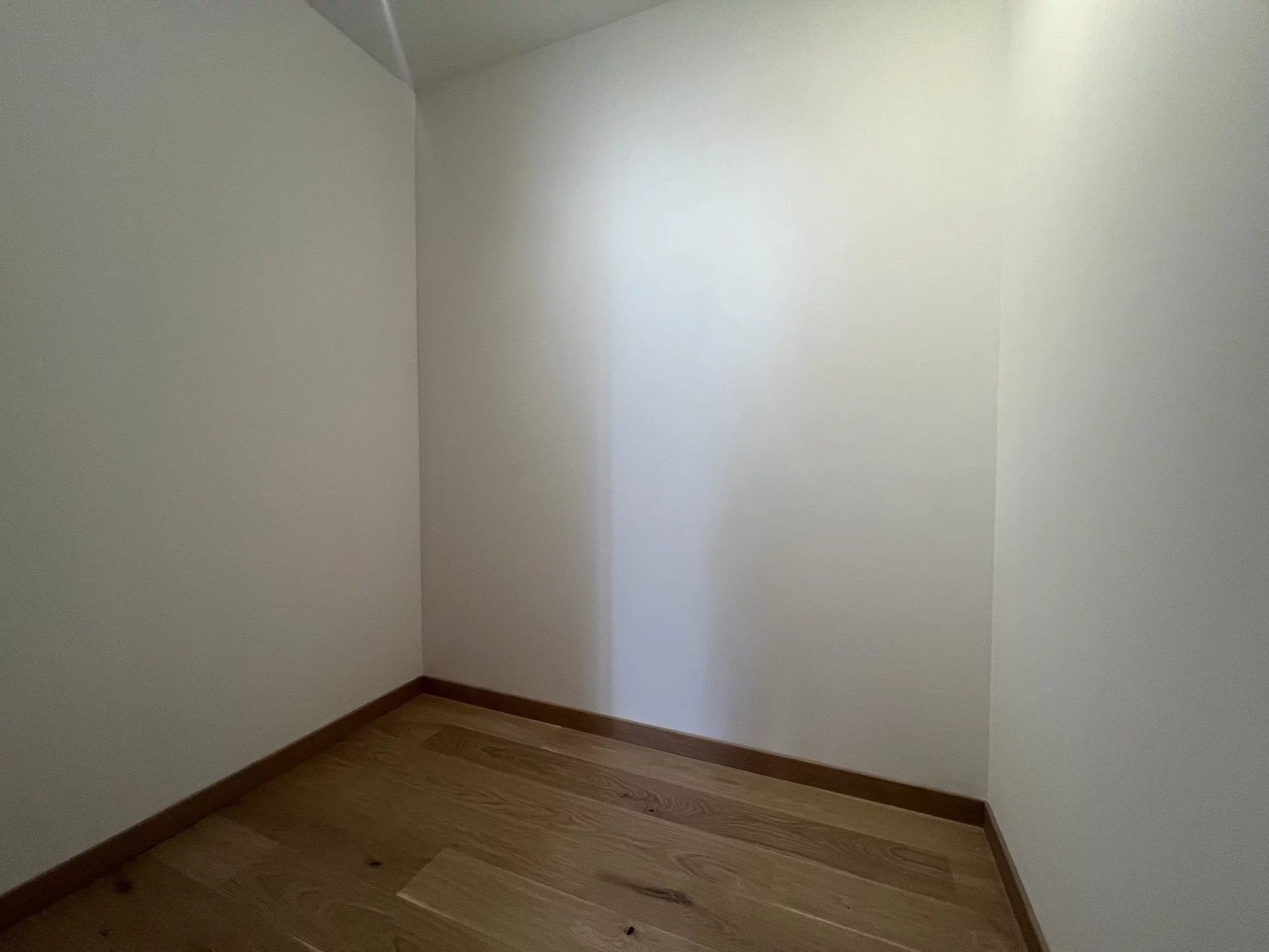 Nîmes, city center in Carnot district, 4 rooms, 168m², terrace 40m², 3 bedrooms + office