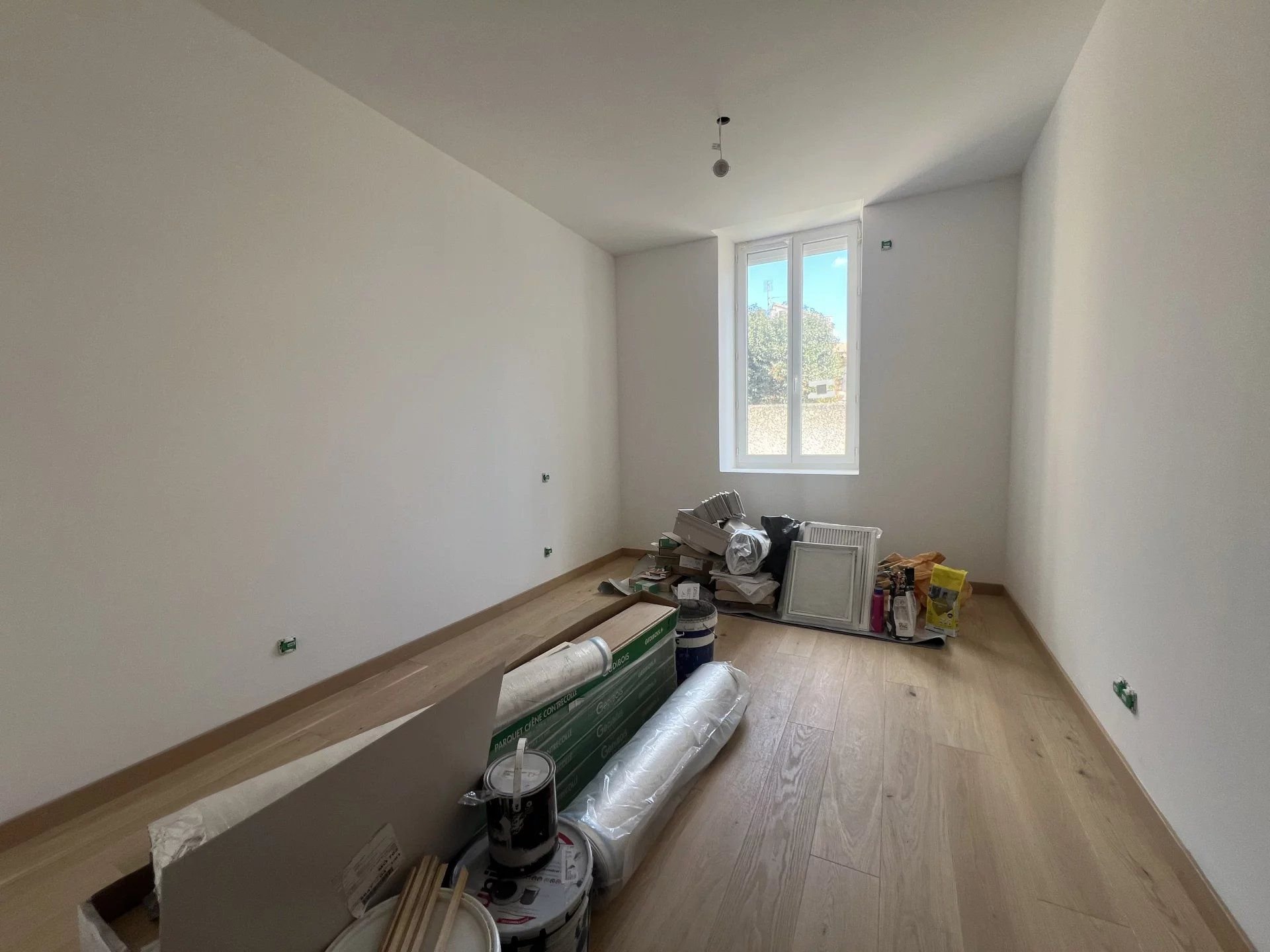 Nîmes, city center in Carnot district, 4 rooms, 168m², terrace 40m², 3 bedrooms + office
