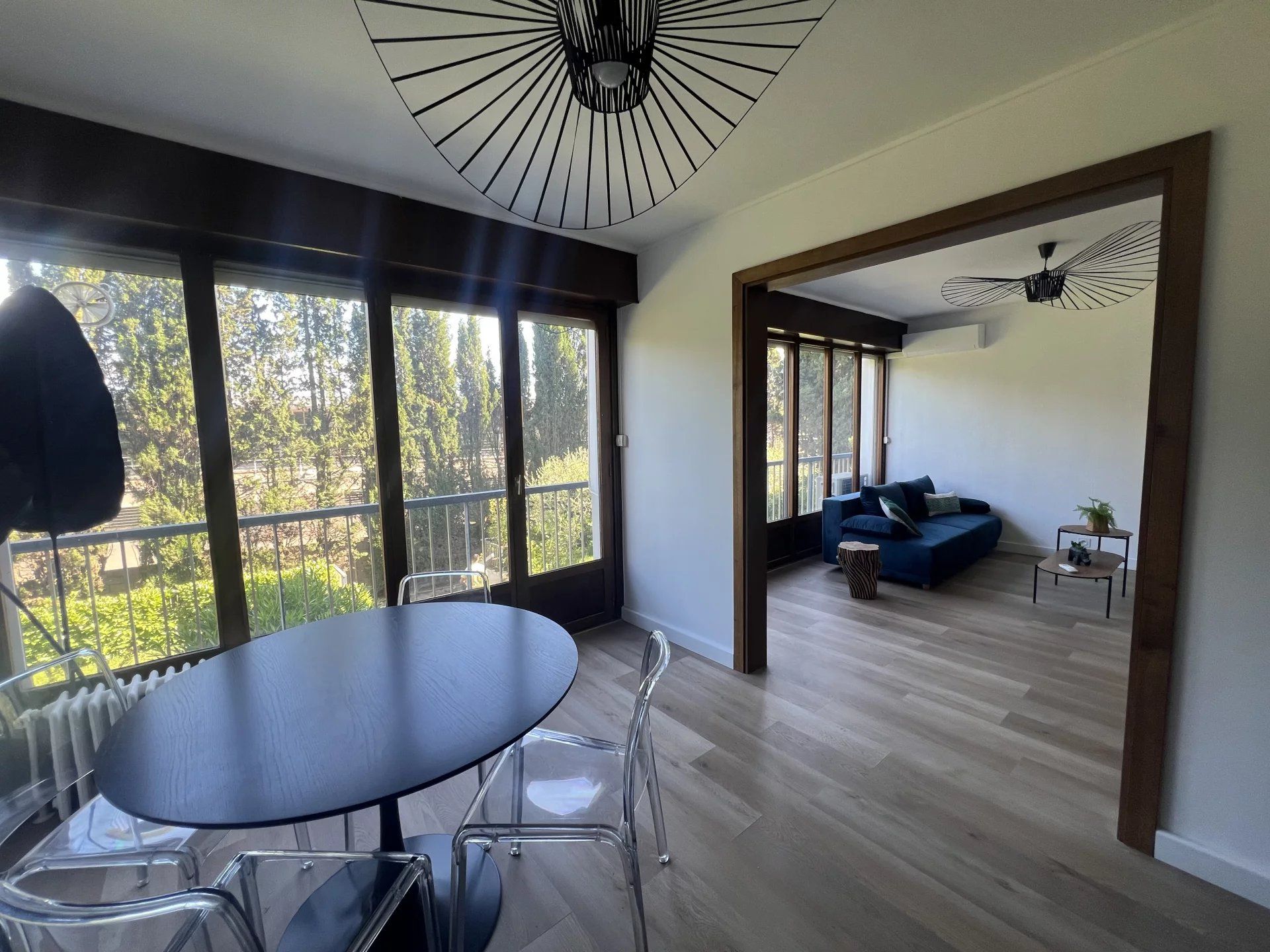 Nîmes, renovated 1-bedroom apartment, 1st floor with elevator, 56m², pool, laundry room and cellar