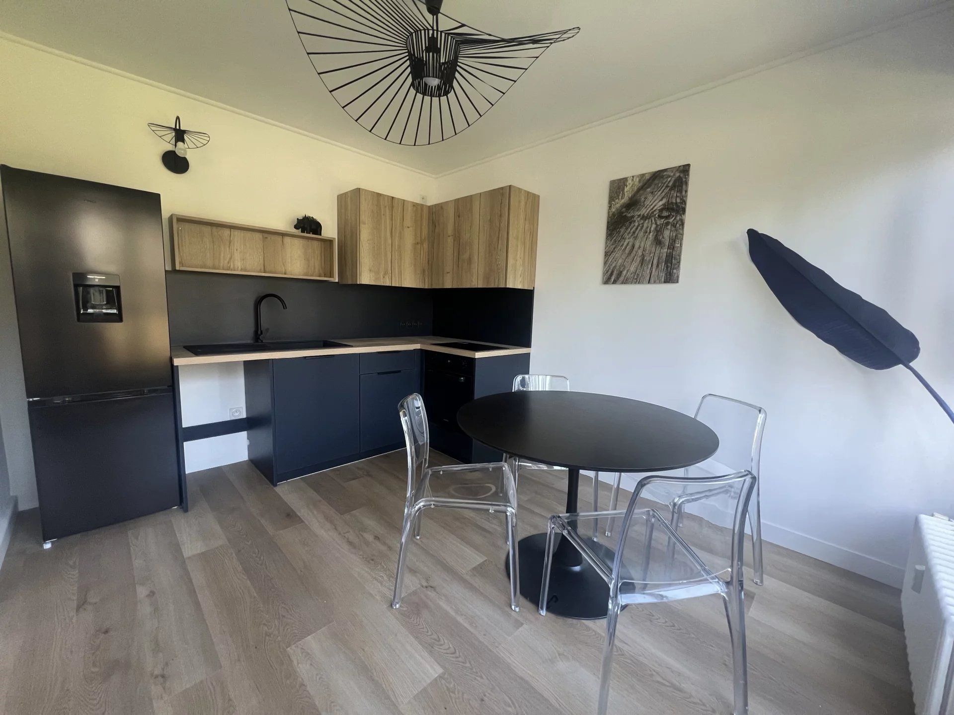 Nîmes, renovated 1-bedroom apartment, 1st floor with elevator, 56m², pool, laundry room and cellar