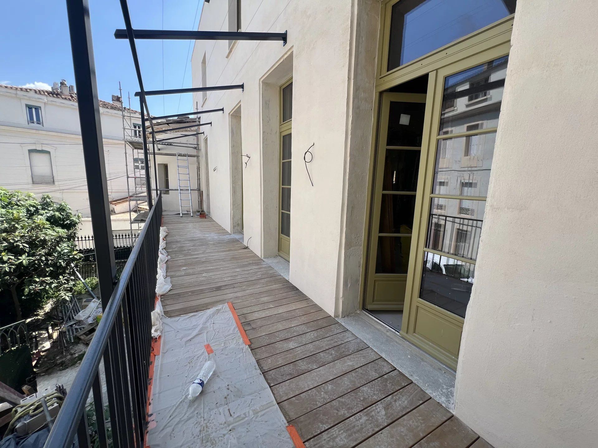 Nîmes city center, Carnot district, new 3-bedroom apartment with garden on ground floor, 93m², garden 80m²