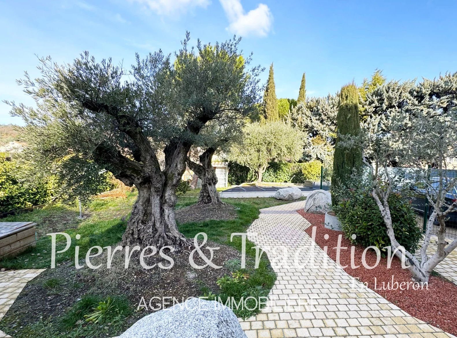Luberon, Grande maison avec jardin et piscine