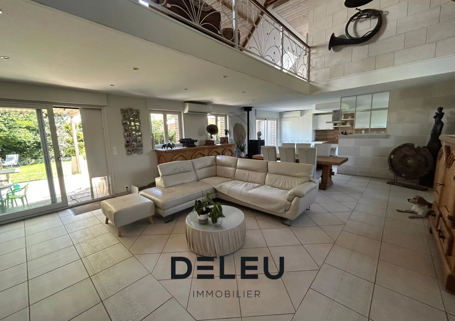 MAISON INDIVIDUELLE  210 M² EN CAMPAGNE