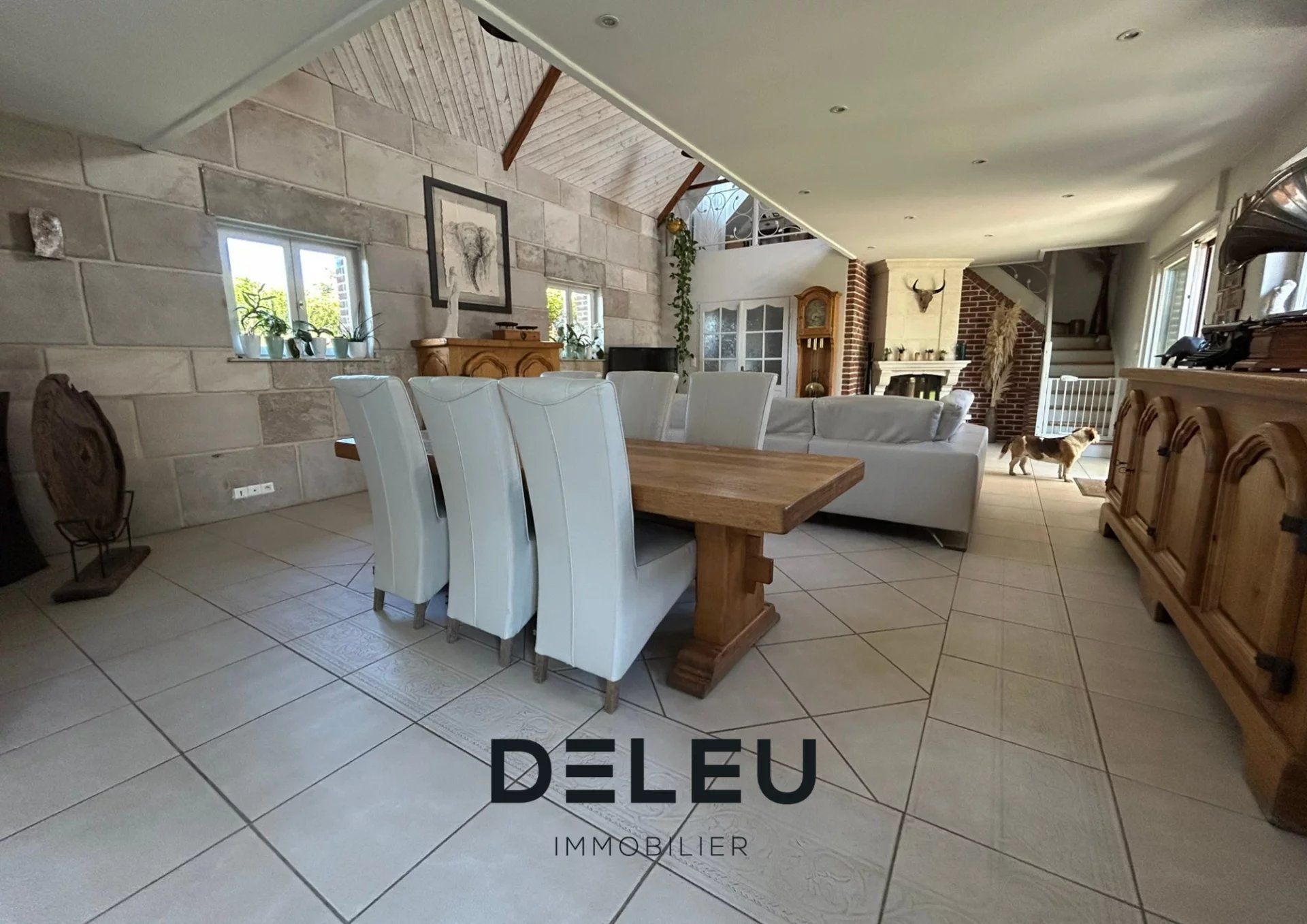 MAISON INDIVIDUELLE  210 M² EN CAMPAGNE