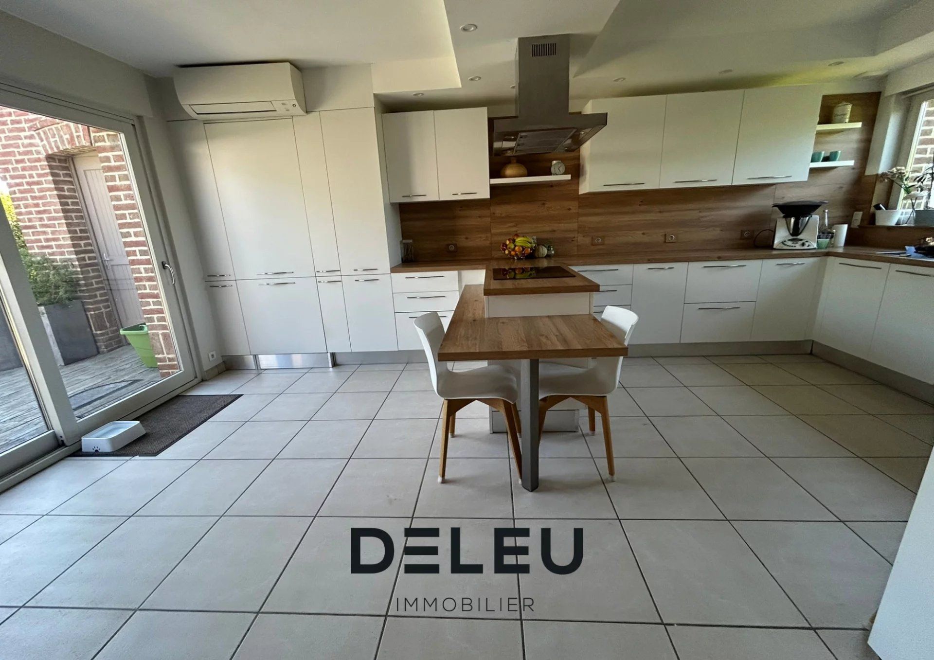 MAISON INDIVIDUELLE  210 M² EN CAMPAGNE
