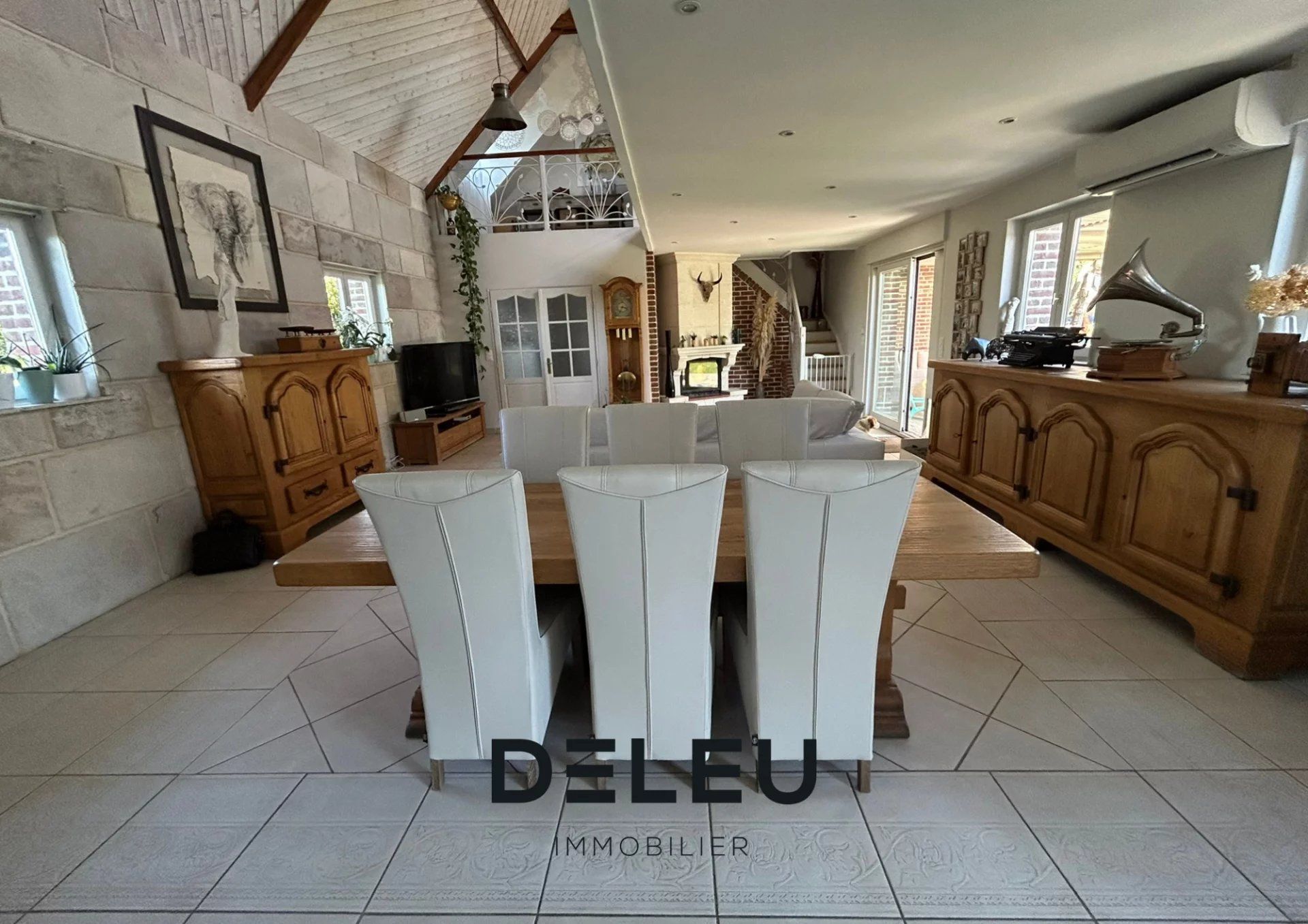 MAISON INDIVIDUELLE  210 M² EN CAMPAGNE