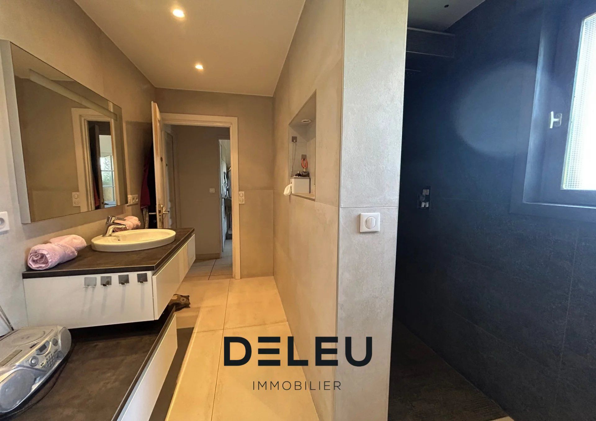 MAISON INDIVIDUELLE  210 M² EN CAMPAGNE