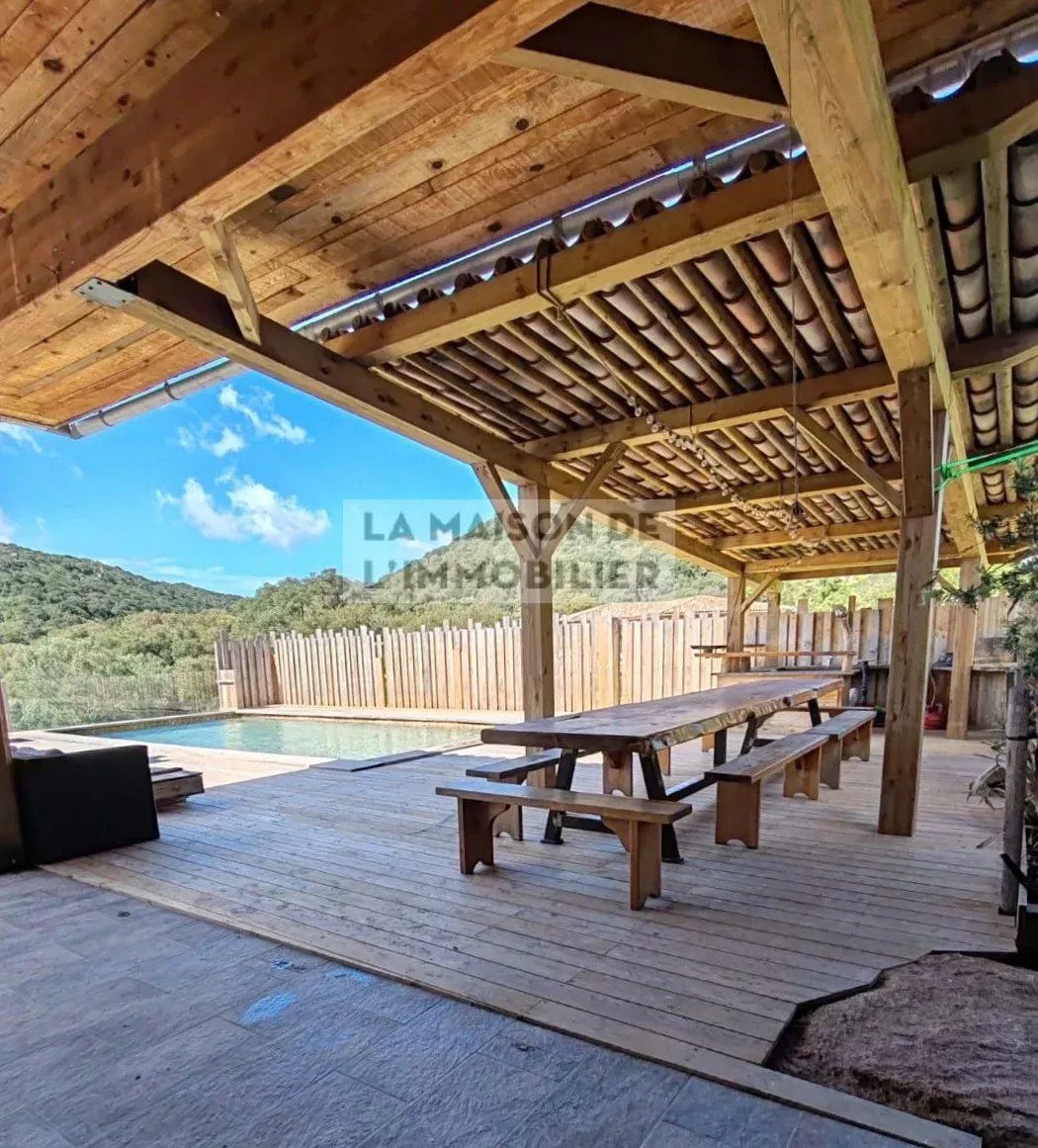Villa de Prestige à Bonifacio + 2 appartements en rez-de-jardin