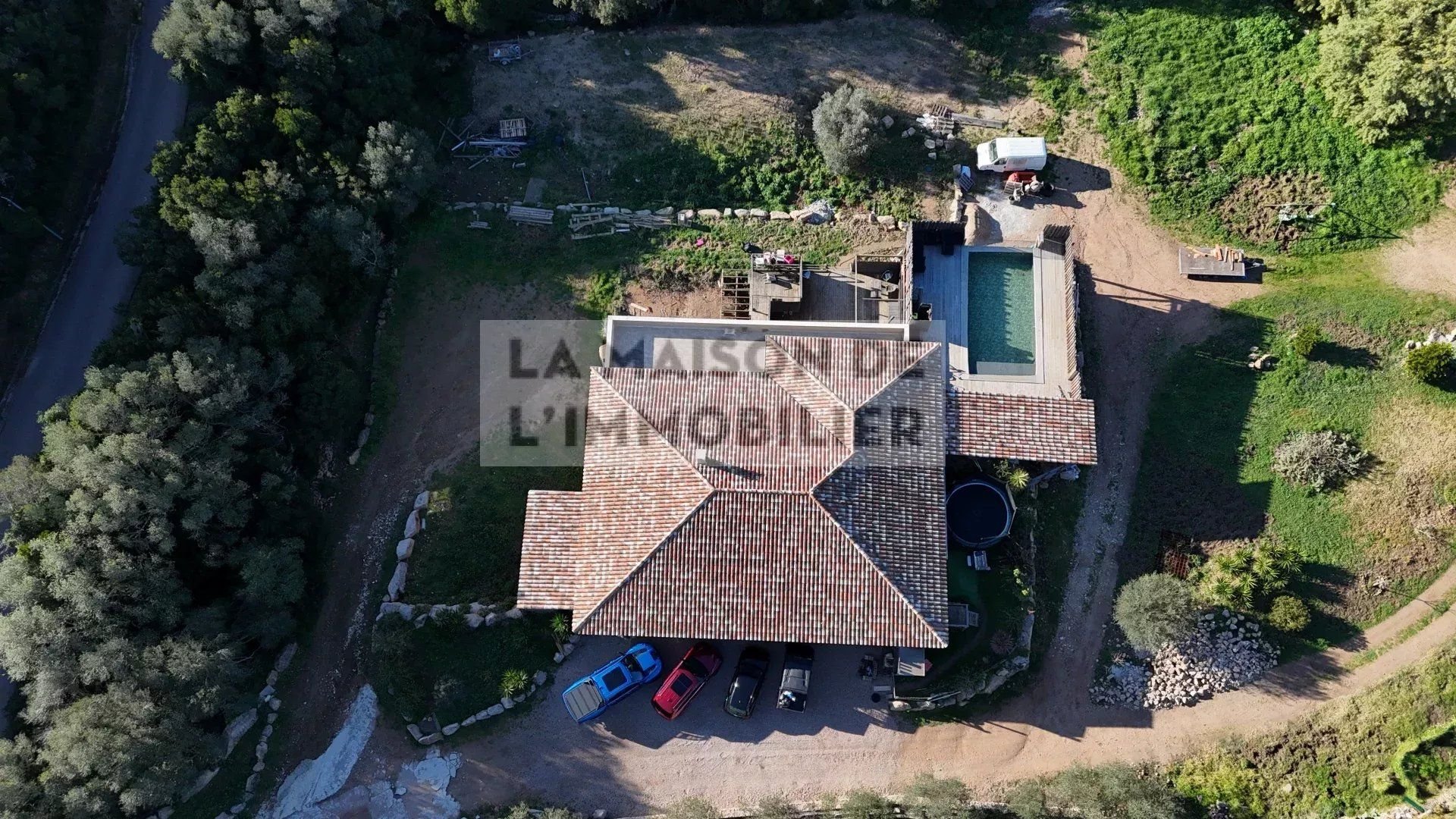 Villa de Prestige à Bonifacio + 2 appartements en rez-de-jardin