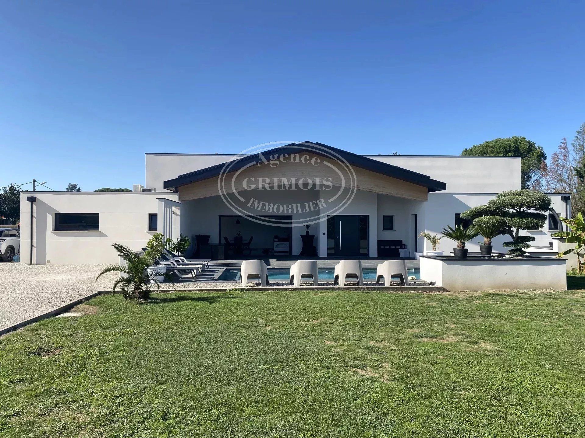 VILLA T5 PLAIN-PIED AVEC PISCINE - VILLEMATIER-31340