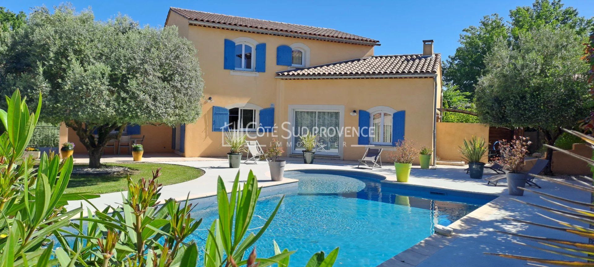 VILLA CONTEMPORAINE AVEC PISCINE SAINT-DIDIER