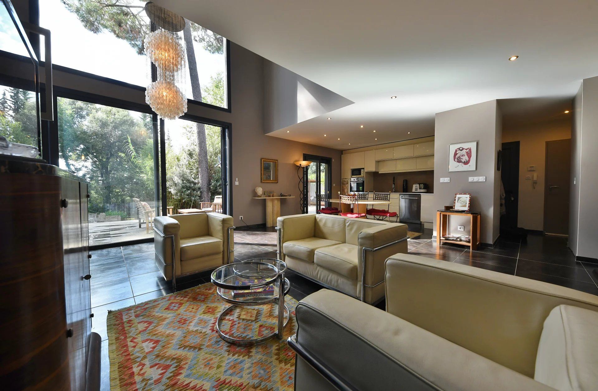 10 minutes from Uzès, Wooden villa with pool