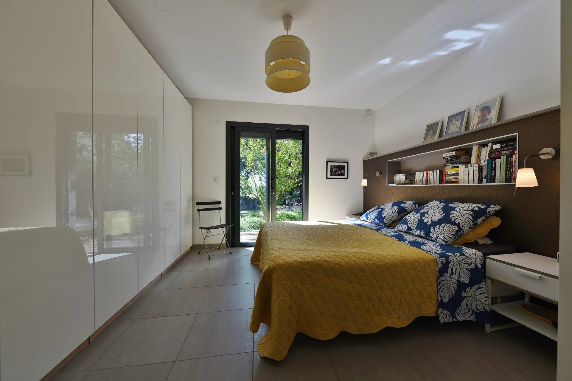 10 minutes from Uzès, Wooden villa with pool